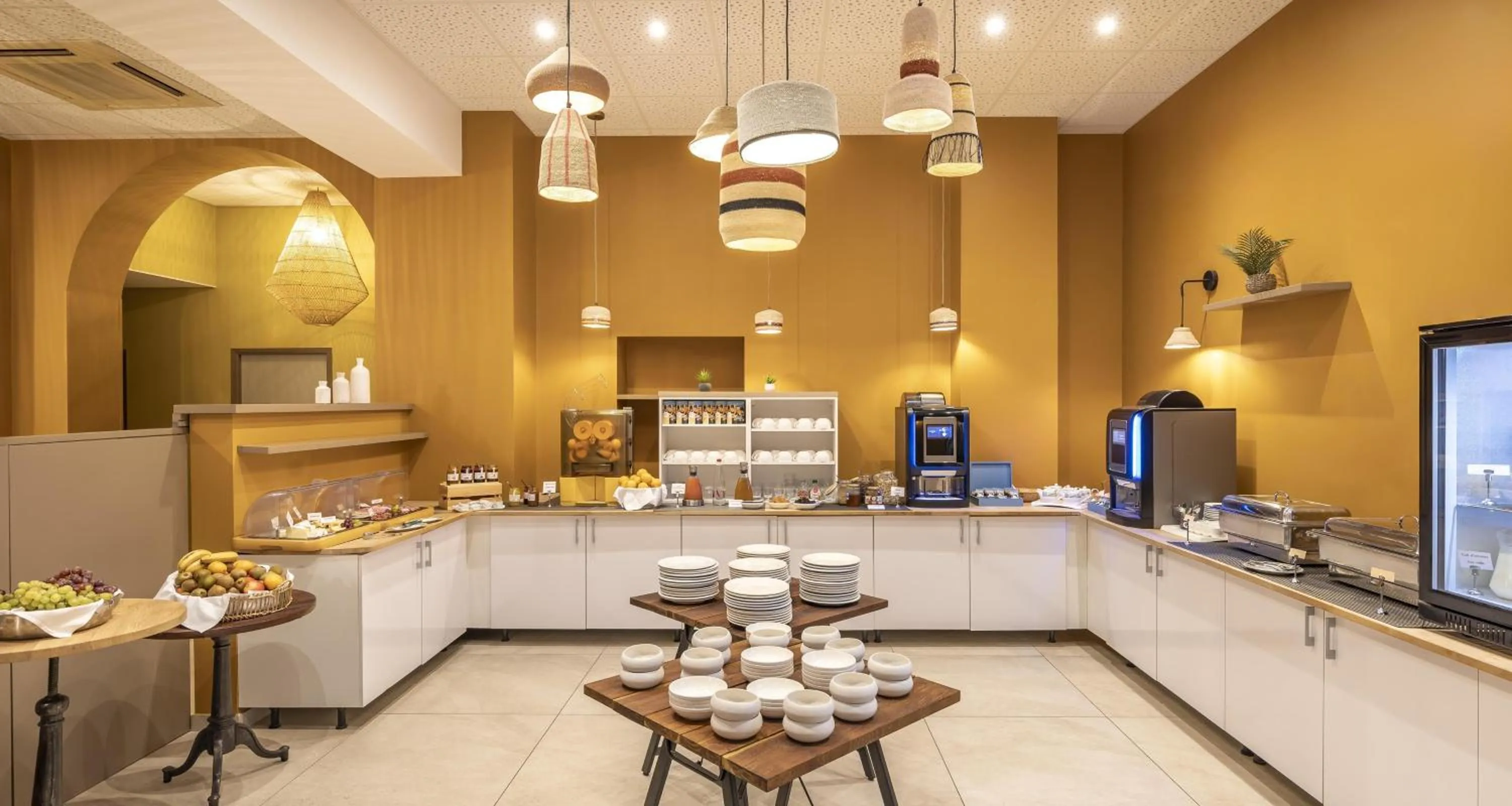 Restaurant/places to eat in Best Western Plus Sanary