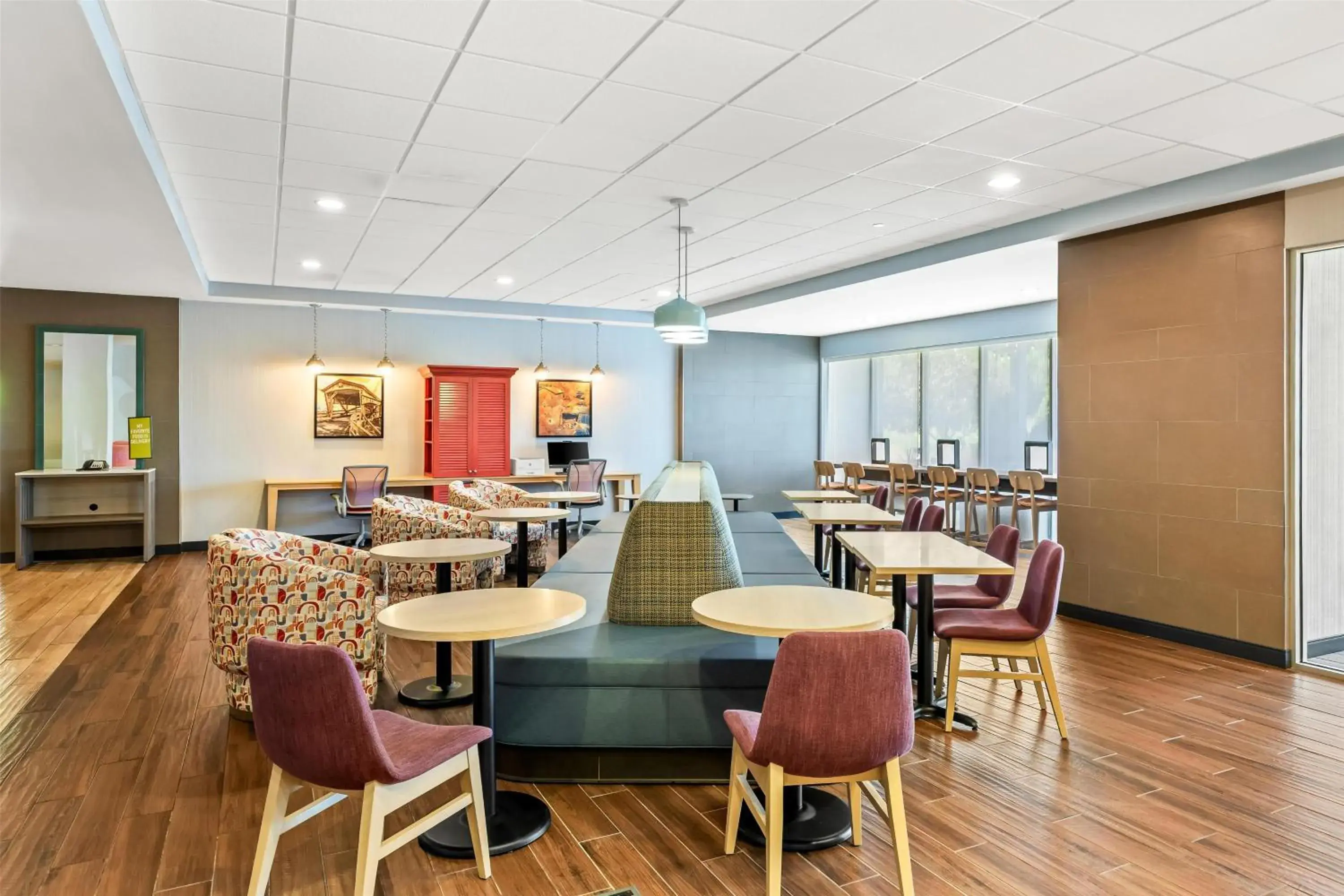 Lobby or reception in Home2 Suites By Hilton Youngstown Lobby or reception in Home2 Suites By Hilton Youngstown