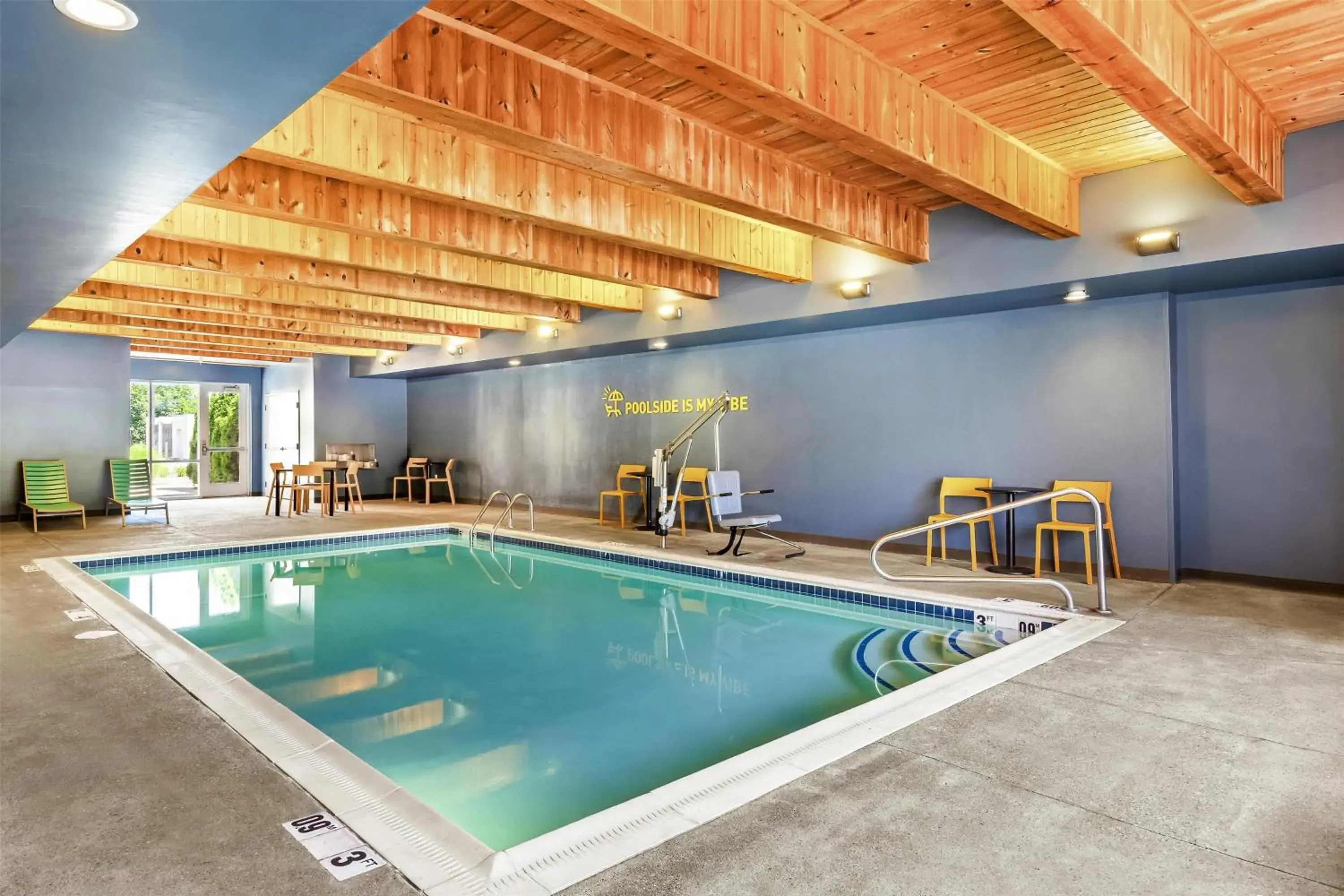 Pool view in Home2 Suites By Hilton Youngstown Pool view in Home2 Suites By Hilton Youngstown