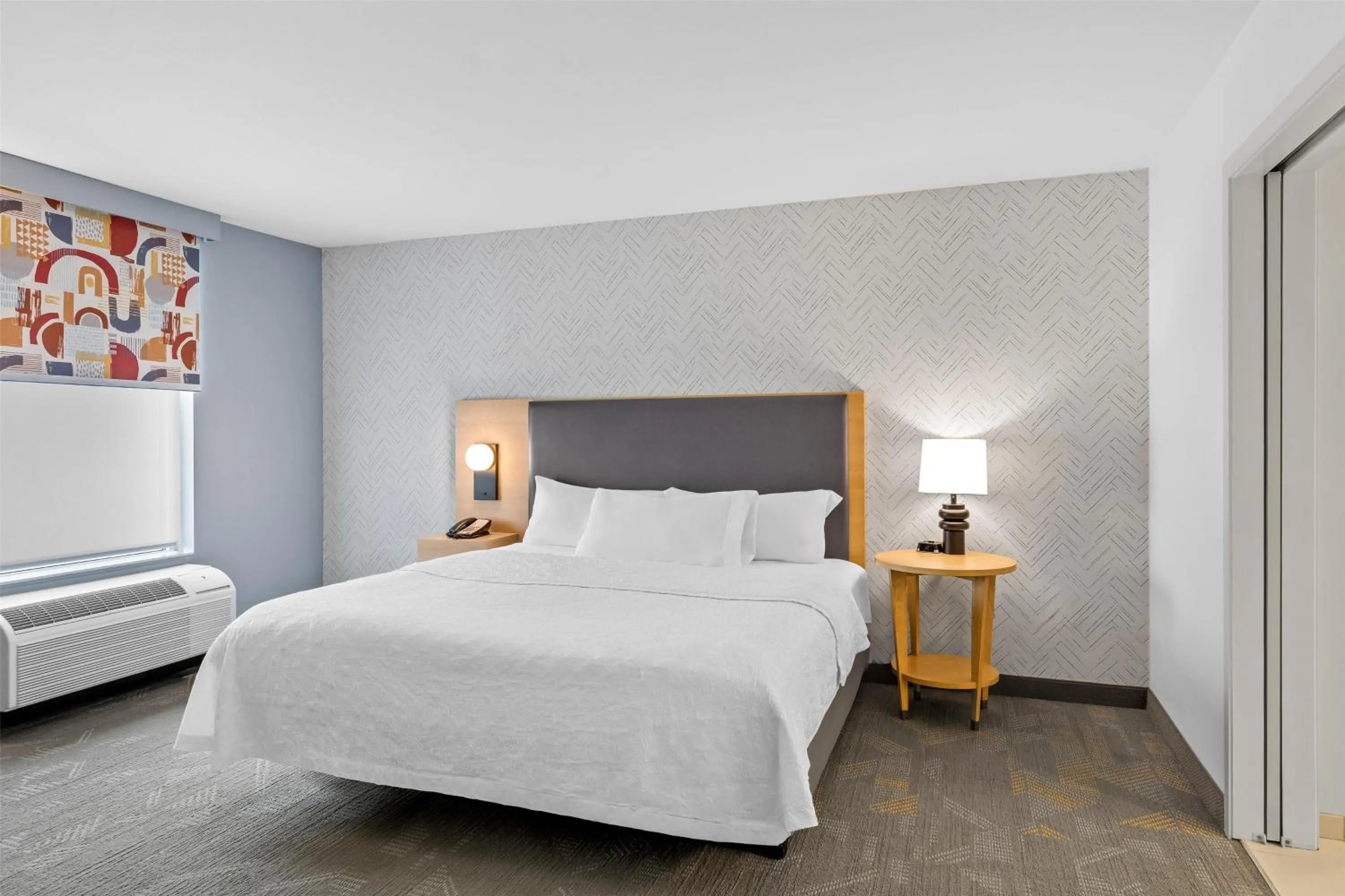 Bed in Home2 Suites By Hilton Youngstown