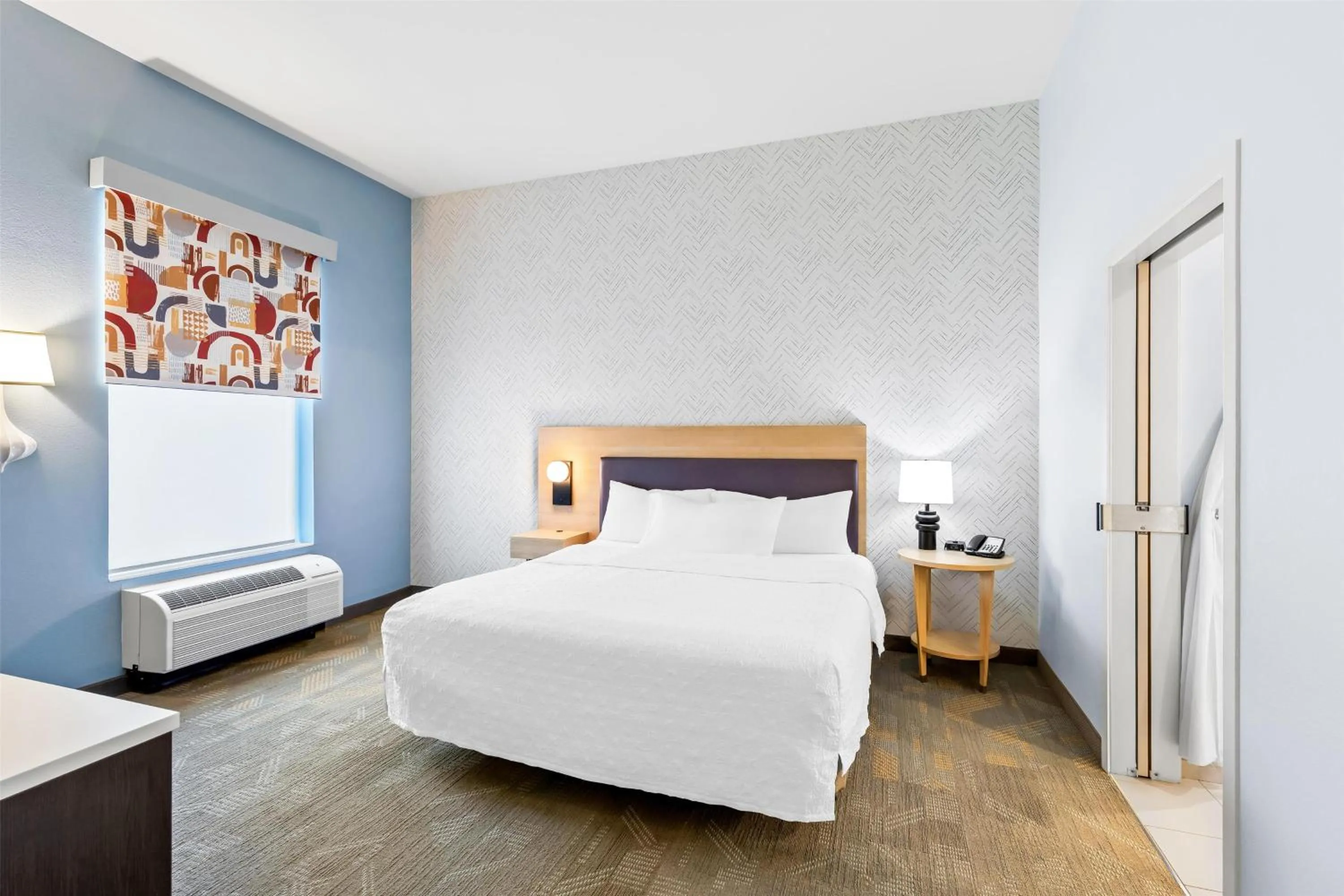 Bed in Home2 Suites By Hilton Youngstown