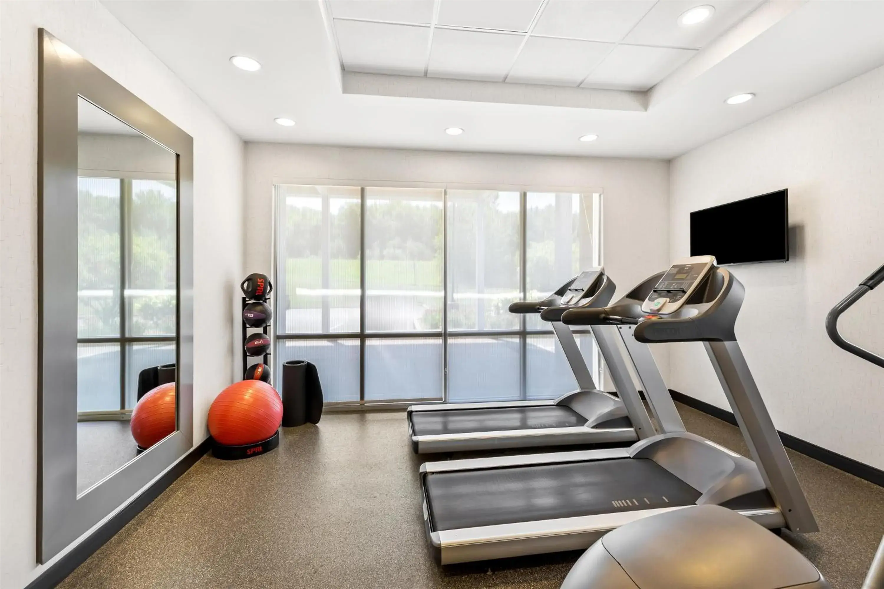 Fitness centre/facilities in Home2 Suites By Hilton Youngstown Fitness centre/facilities in Home2 Suites By Hilton Youngstown