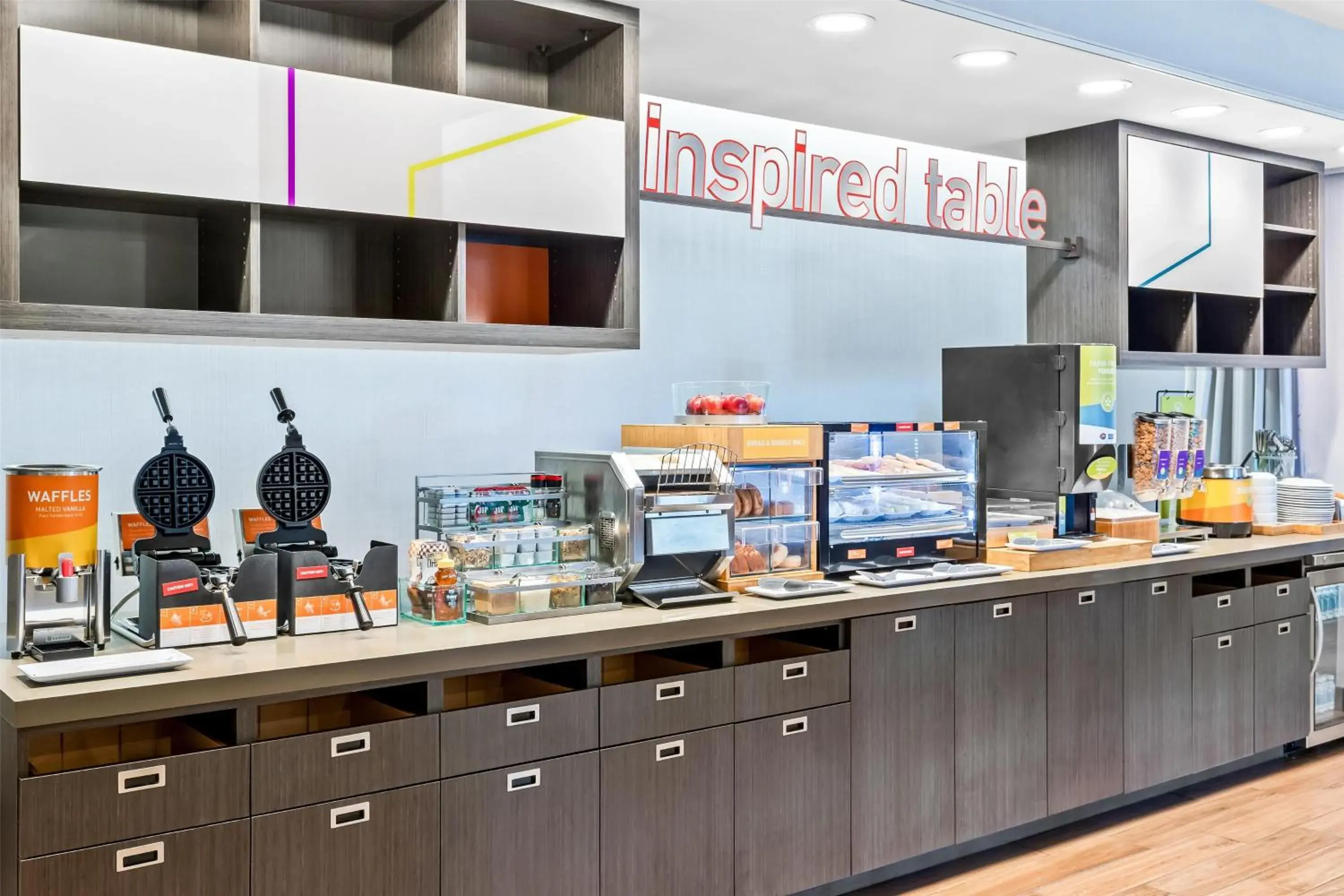 Breakfast in Home2 Suites By Hilton Youngstown Breakfast in Home2 Suites By Hilton Youngstown