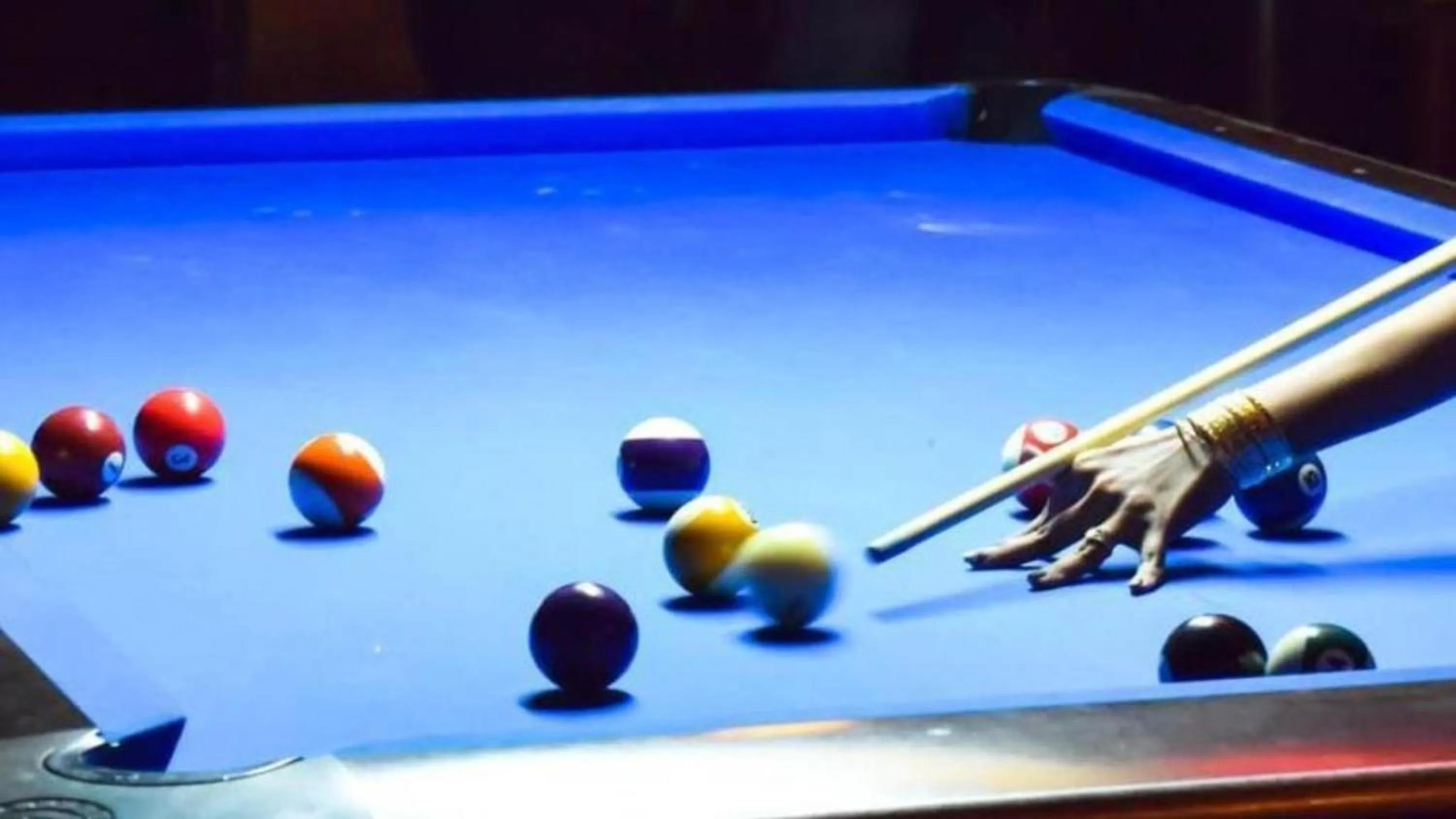 Billiard in Bar Oz Riverside Guesthouse