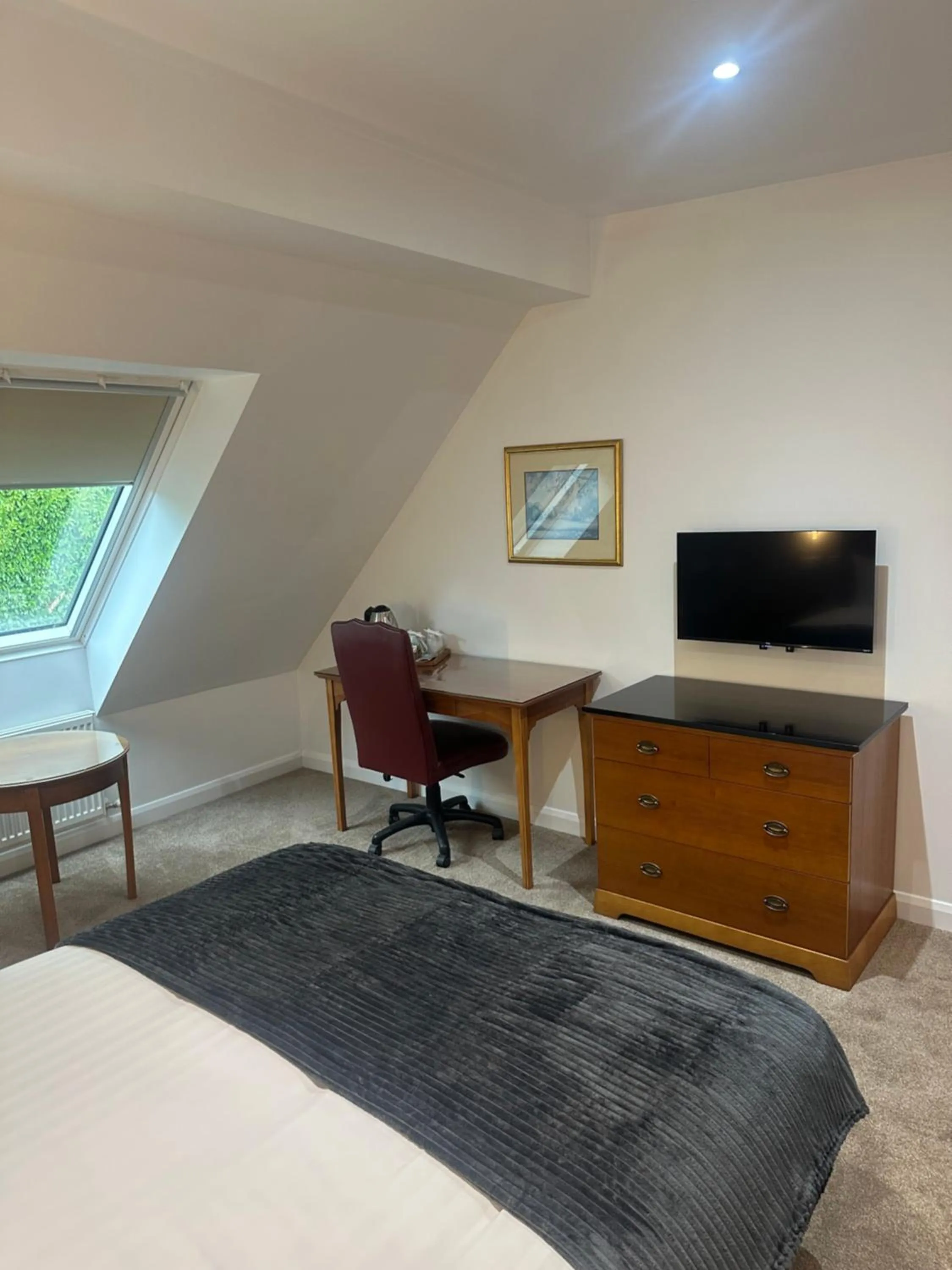 TV and multimedia, Bed in Desalis Hotel London Stansted