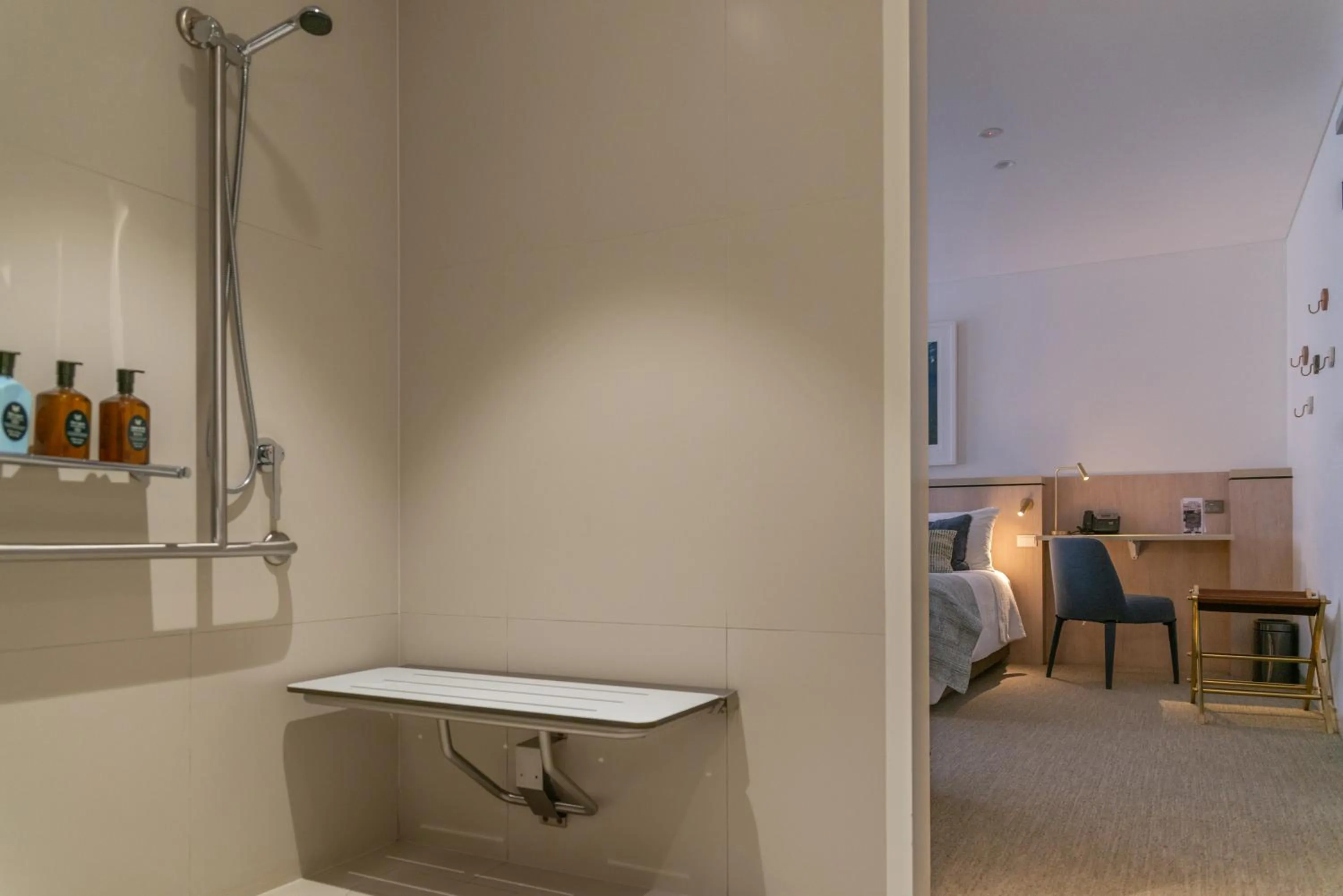 Shower in Spicers Potts Point