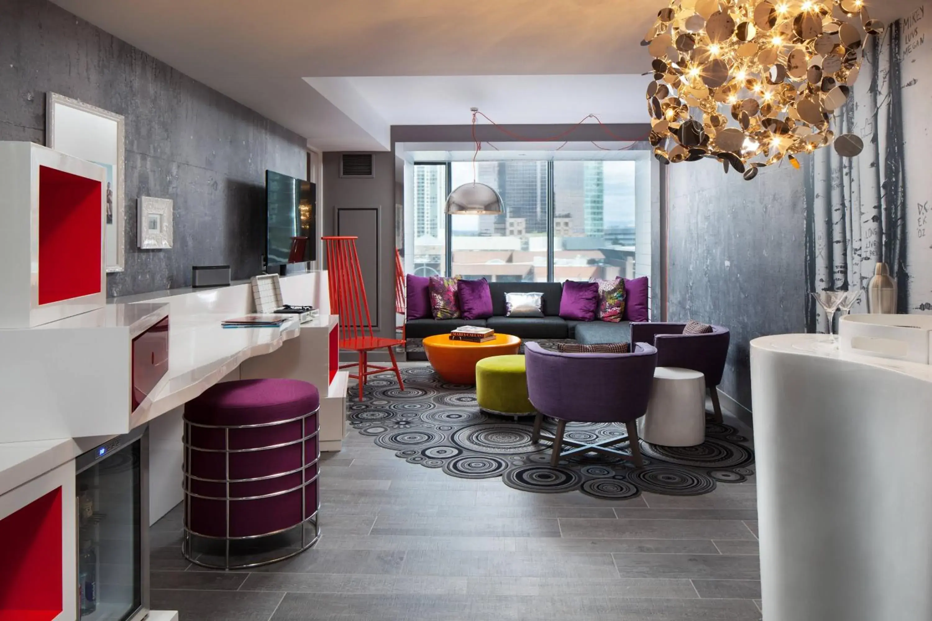 Fantastic, Suite, 1 King in W Bellevue Fantastic, Suite, 1 King in W Bellevue