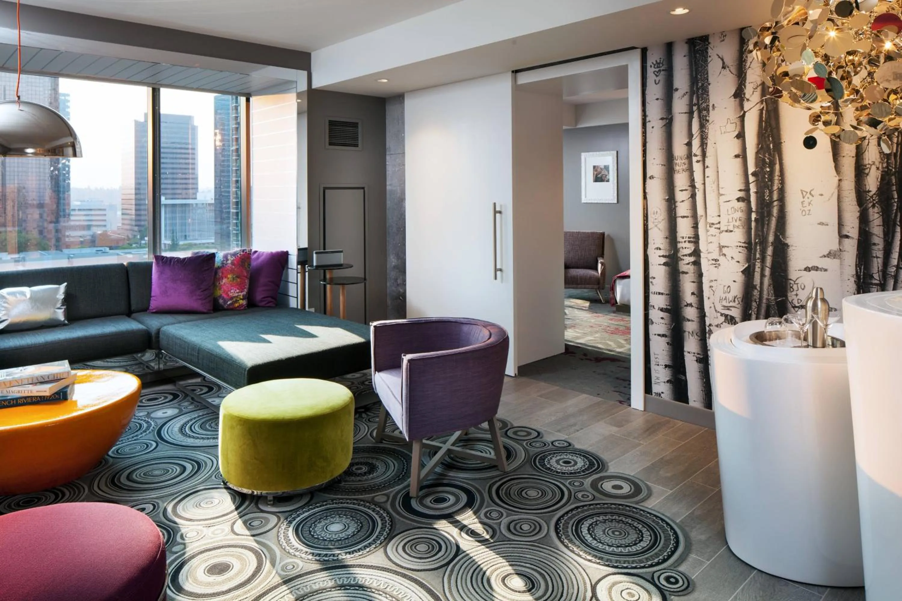 Photo of the whole room in W Bellevue