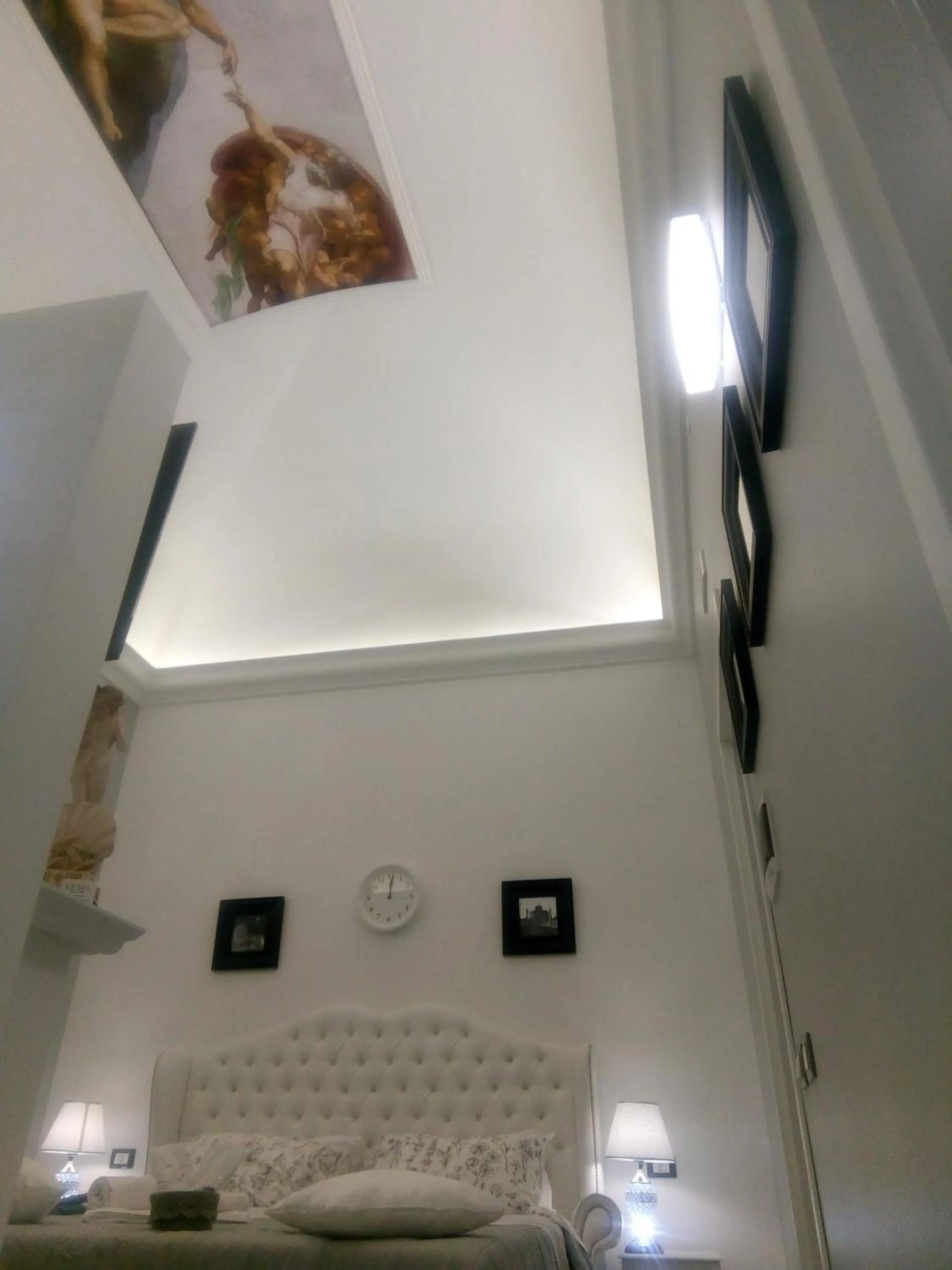 Living room, Bed in Barberini Dream