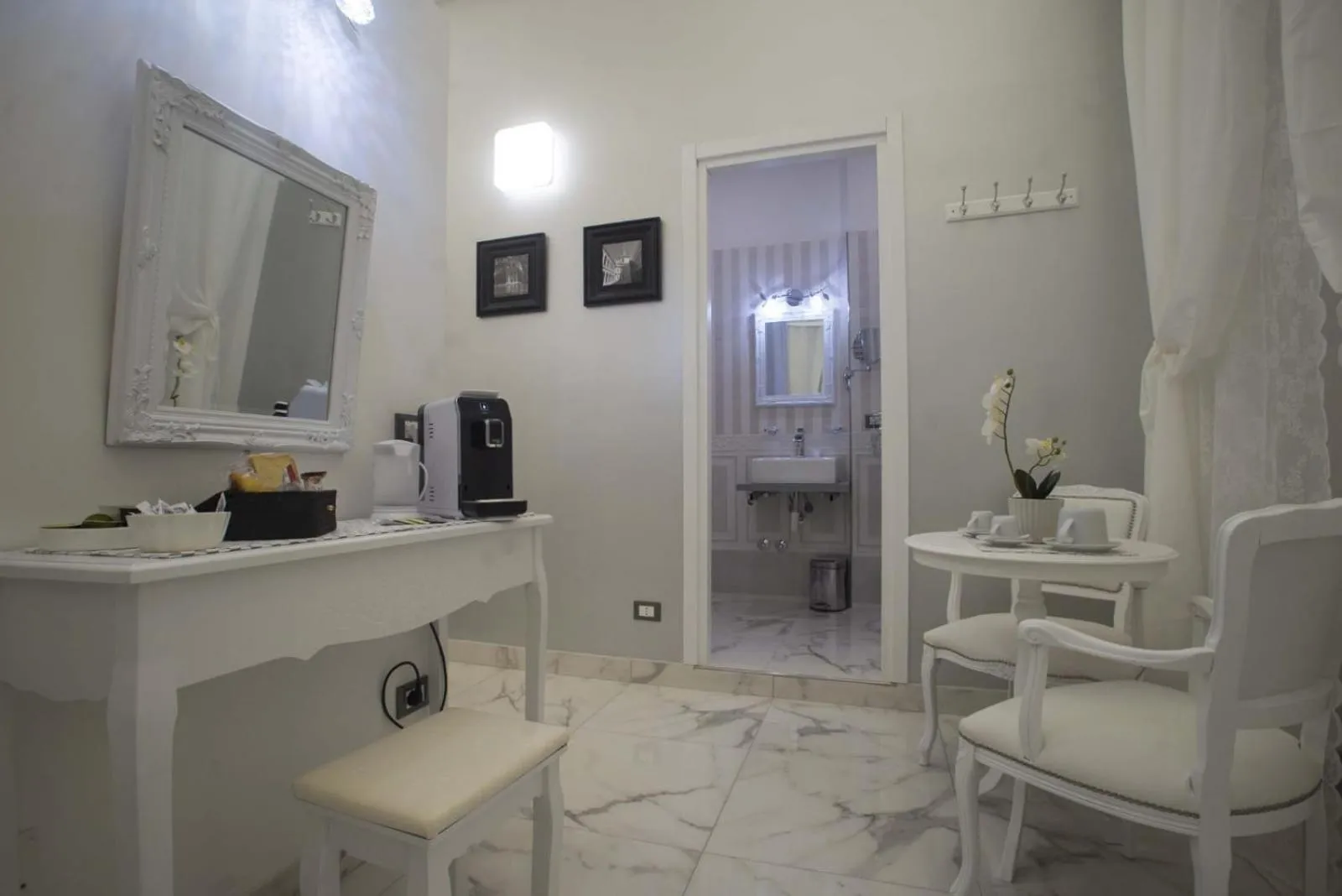 Coffee/tea facilities in Barberini Dream