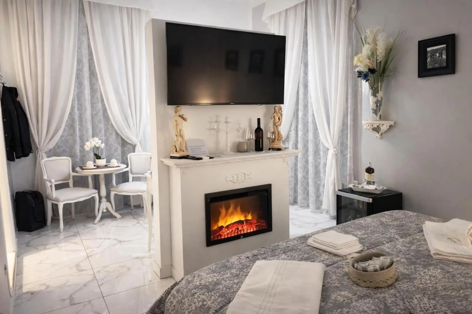 Bedroom in Barberini Dream