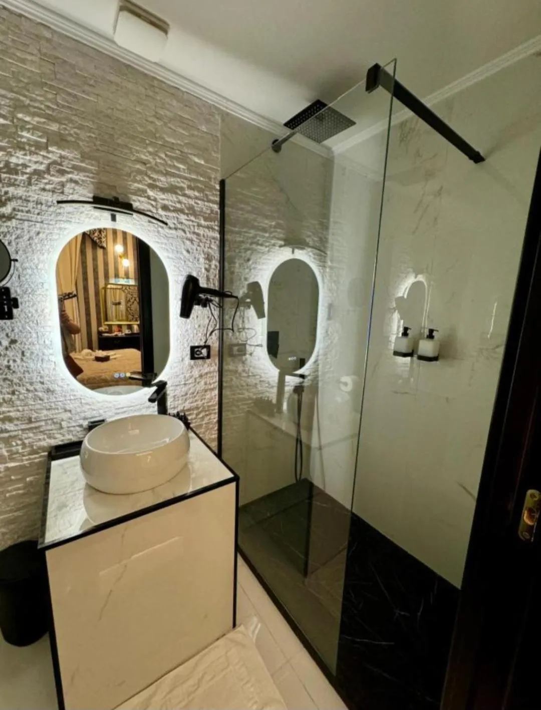 Bathroom in Barberini Dream