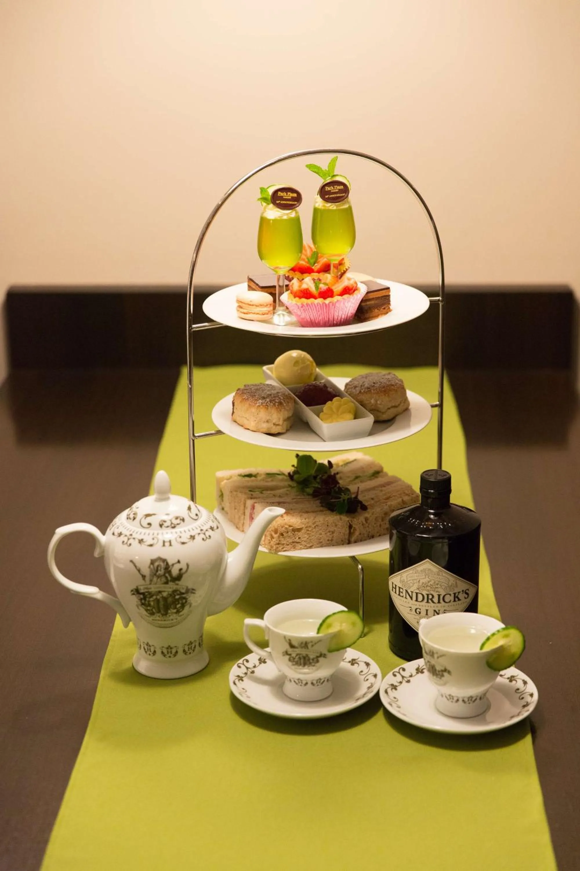 Restaurant/places to eat in Park Plaza Cardiff