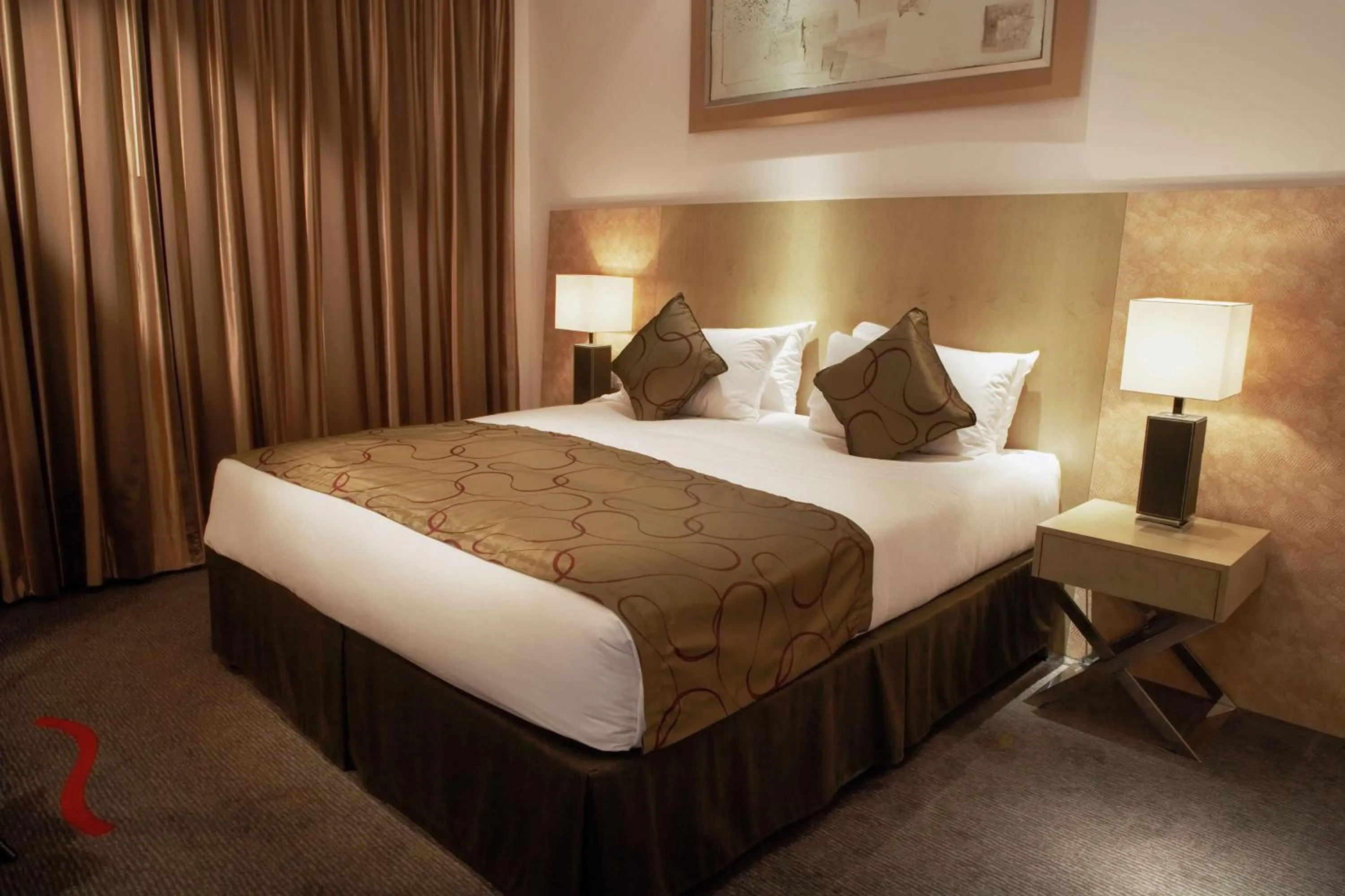 Bedroom, Bed in Park Plaza Cardiff