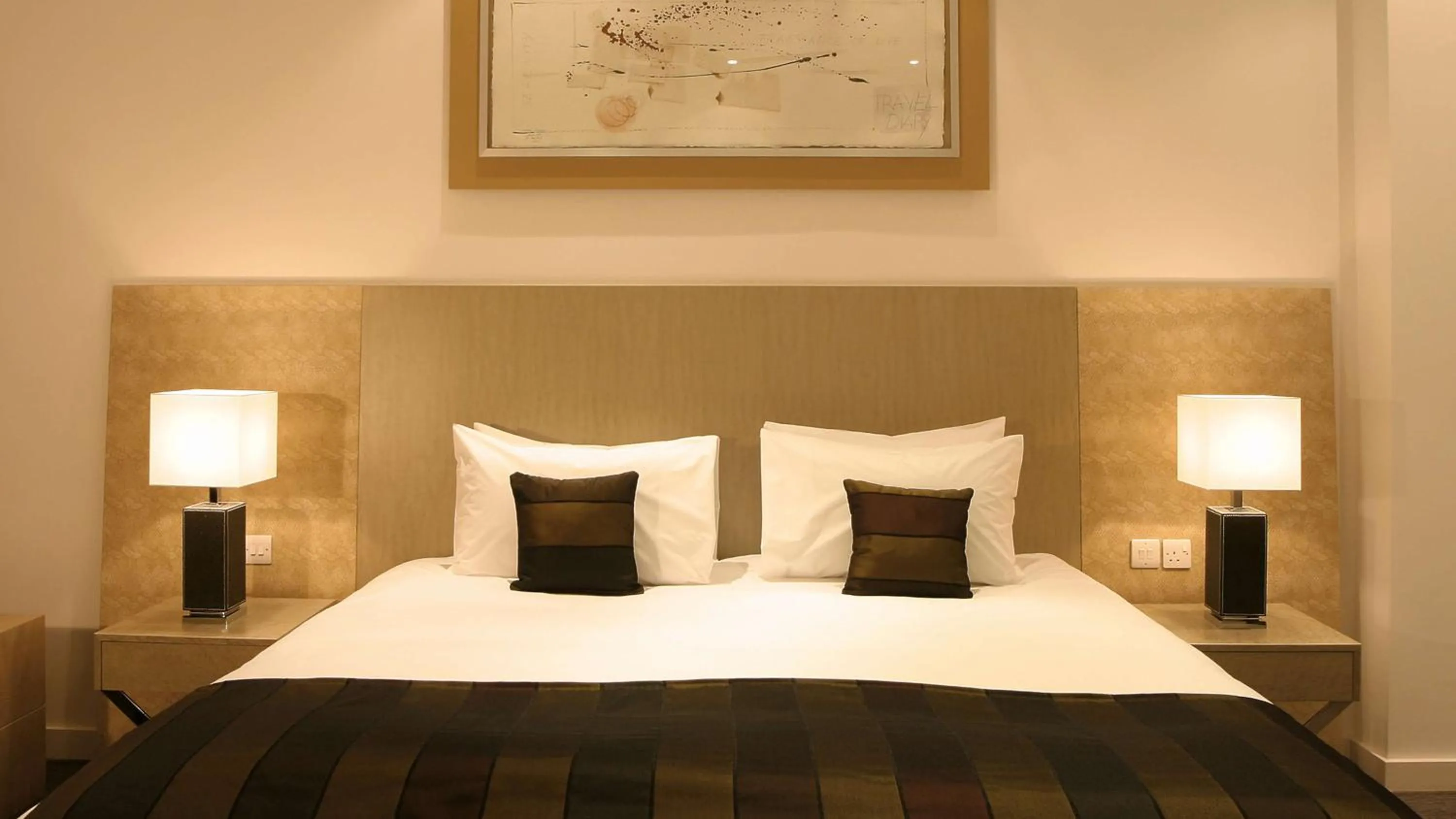 Bedroom, Bed in Park Plaza Cardiff