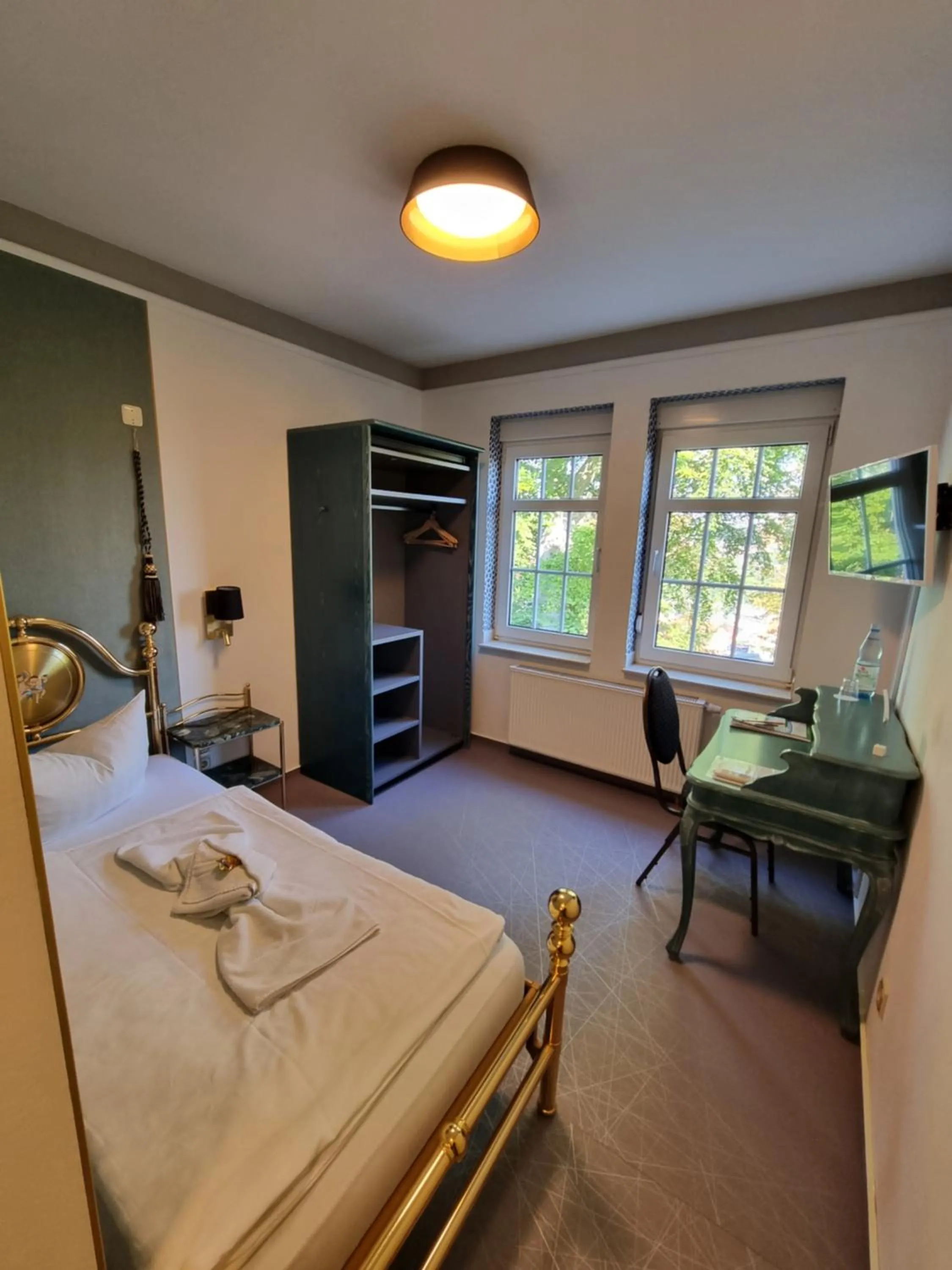 Photo of the whole room, Bed in Hotel Hennesburg