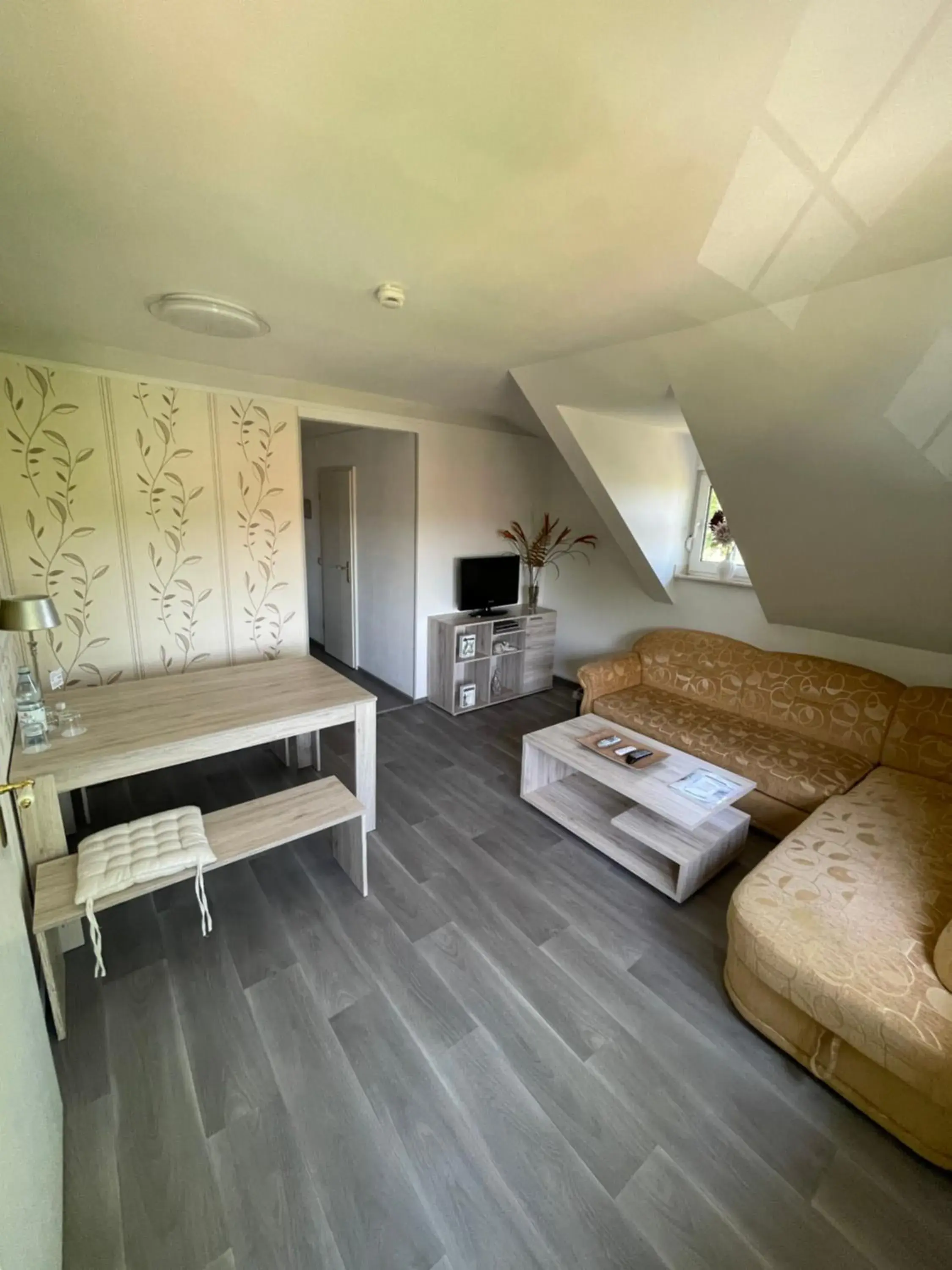 Family Room with Shower in Hotel Hennesburg Family Room with Shower in Hotel Hennesburg