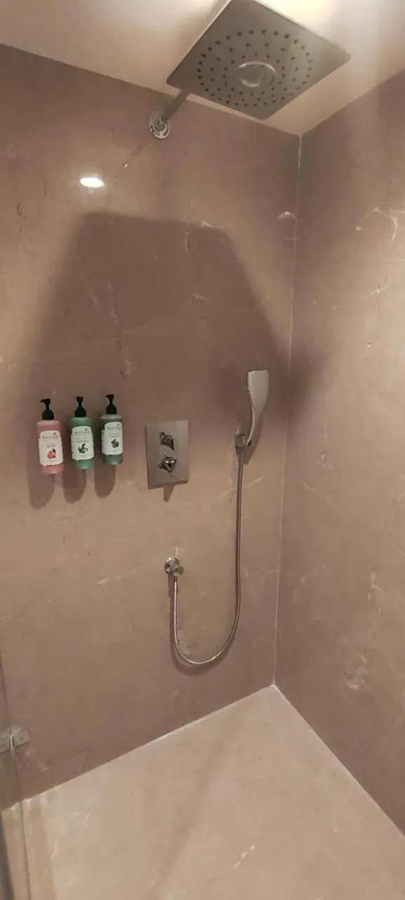 Shower in GeeKay Millenniaa
