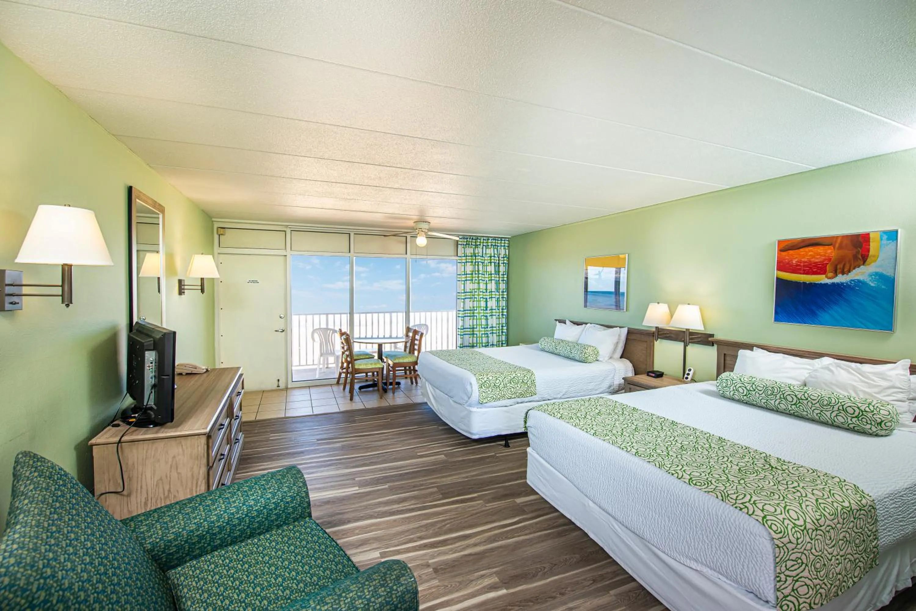 Bed in The Schooner Inn