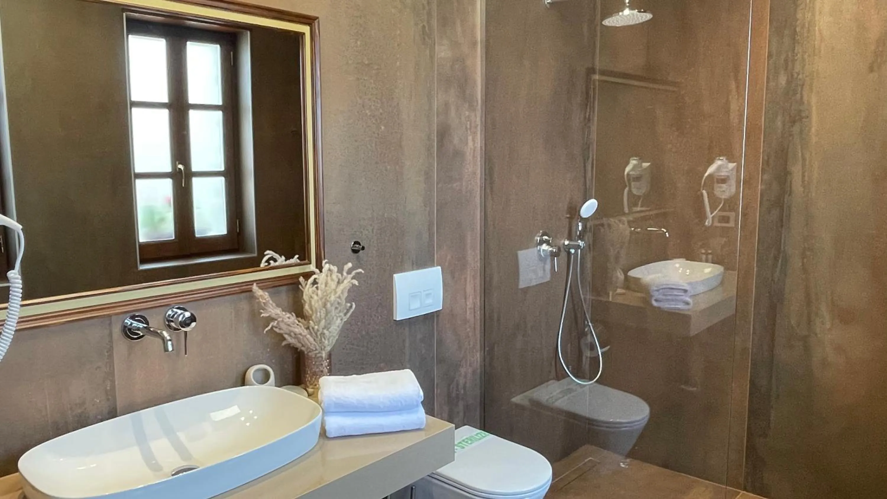 Shower in KERCULLA Resort