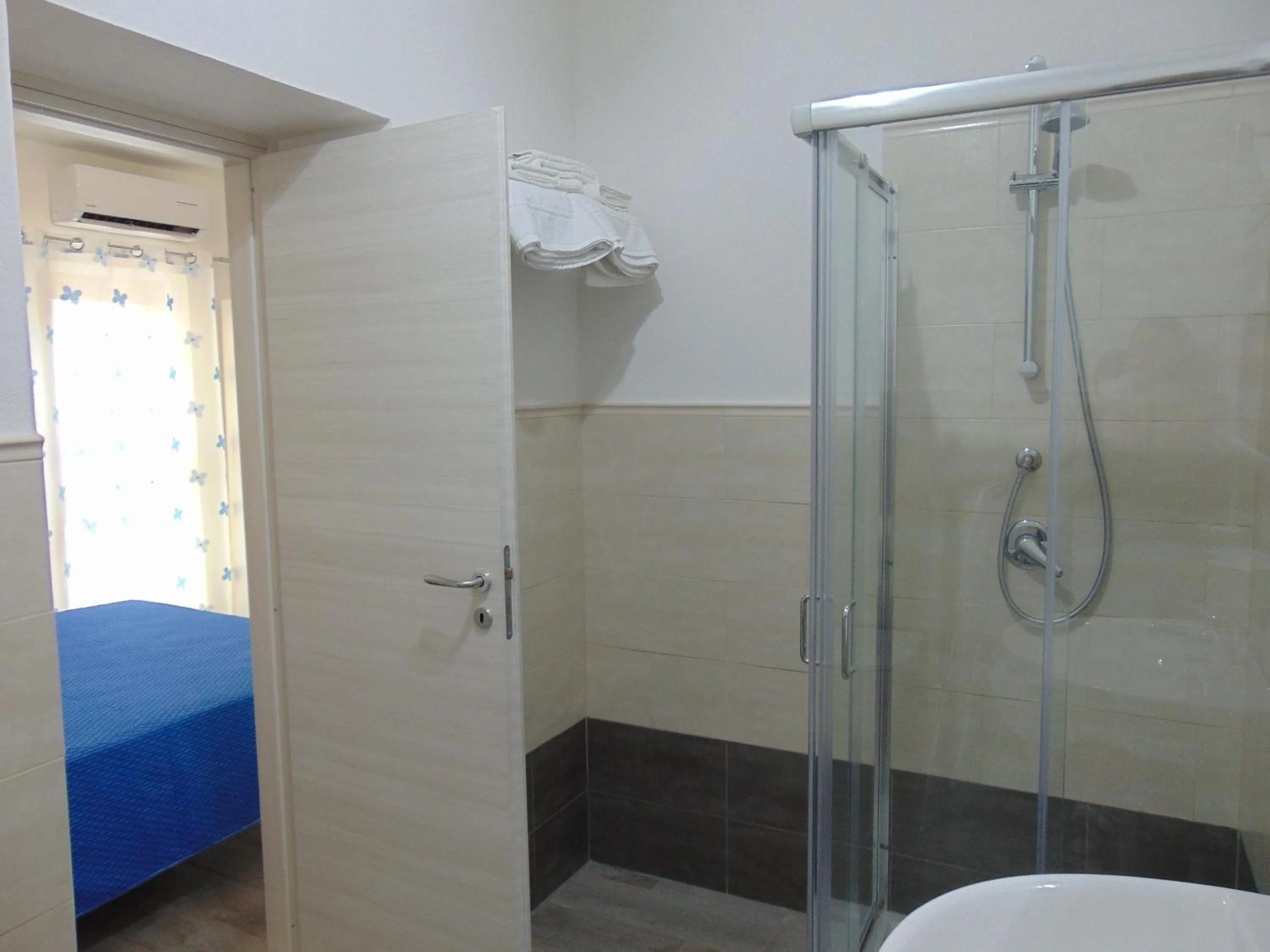 Bathroom in Vista Mare B&B