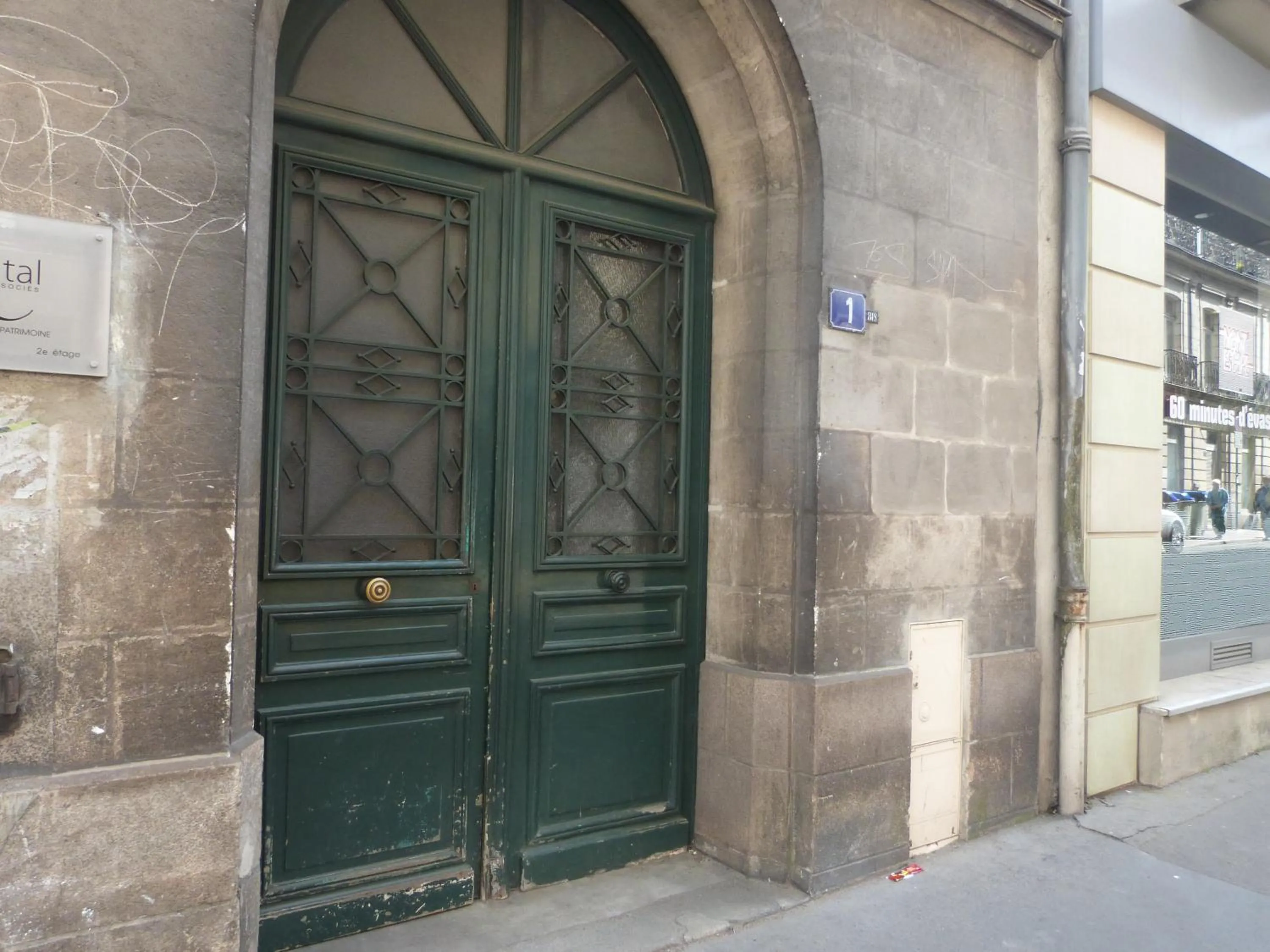 Facade/entrance in Chambre d'hôtes La grotte de Voltaire