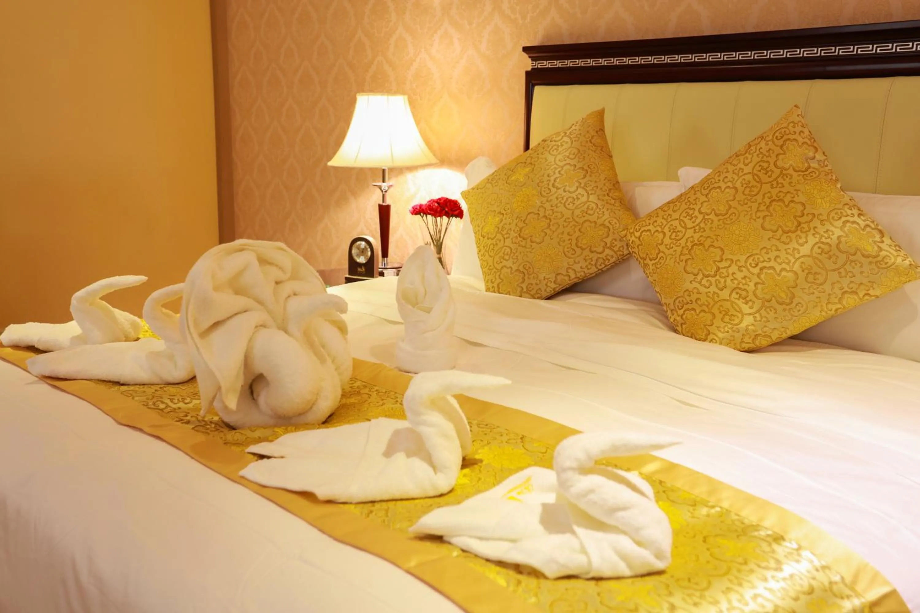 Bedroom, Bed in فندق هلا ان