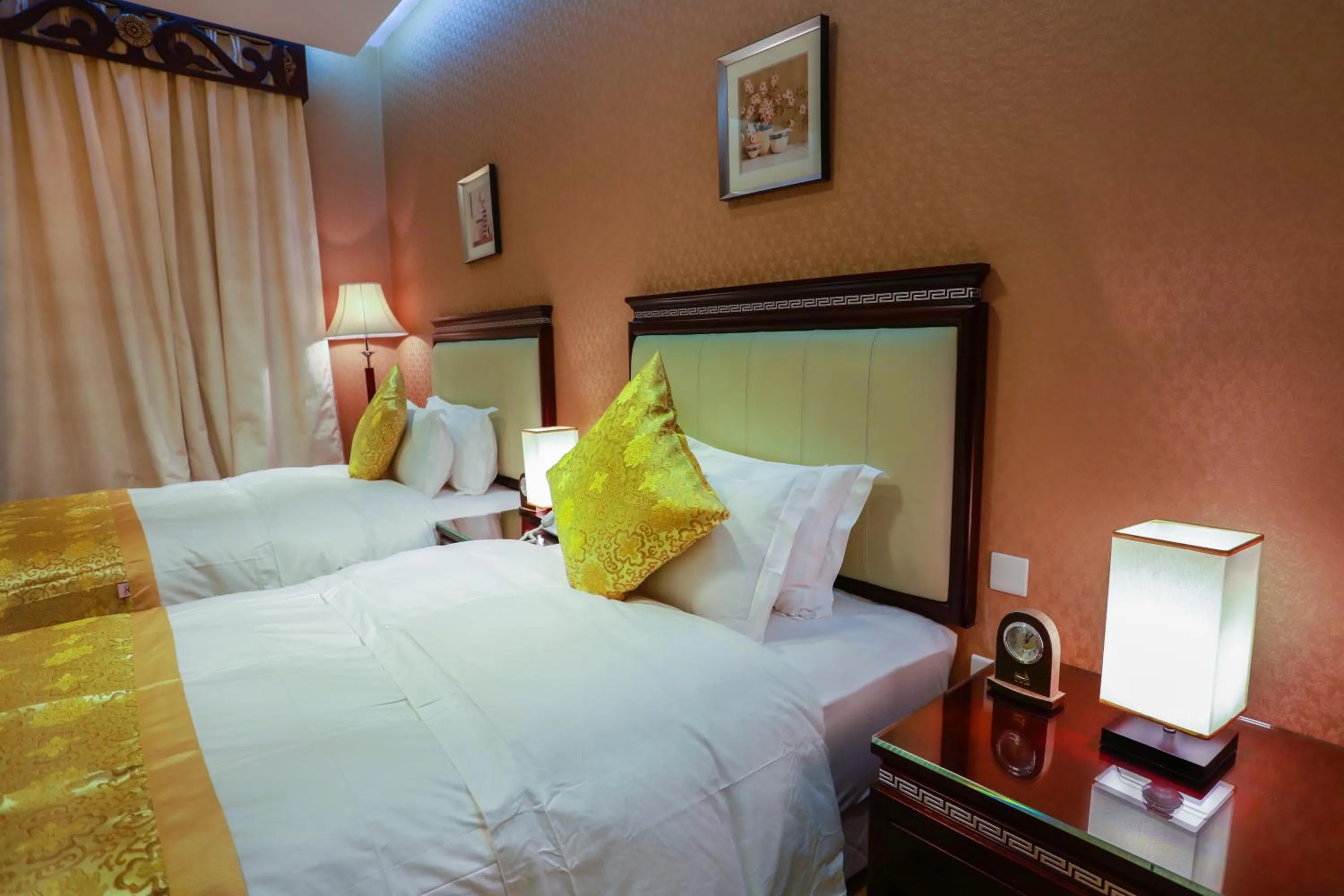 Bedroom, Bed in فندق هلا ان