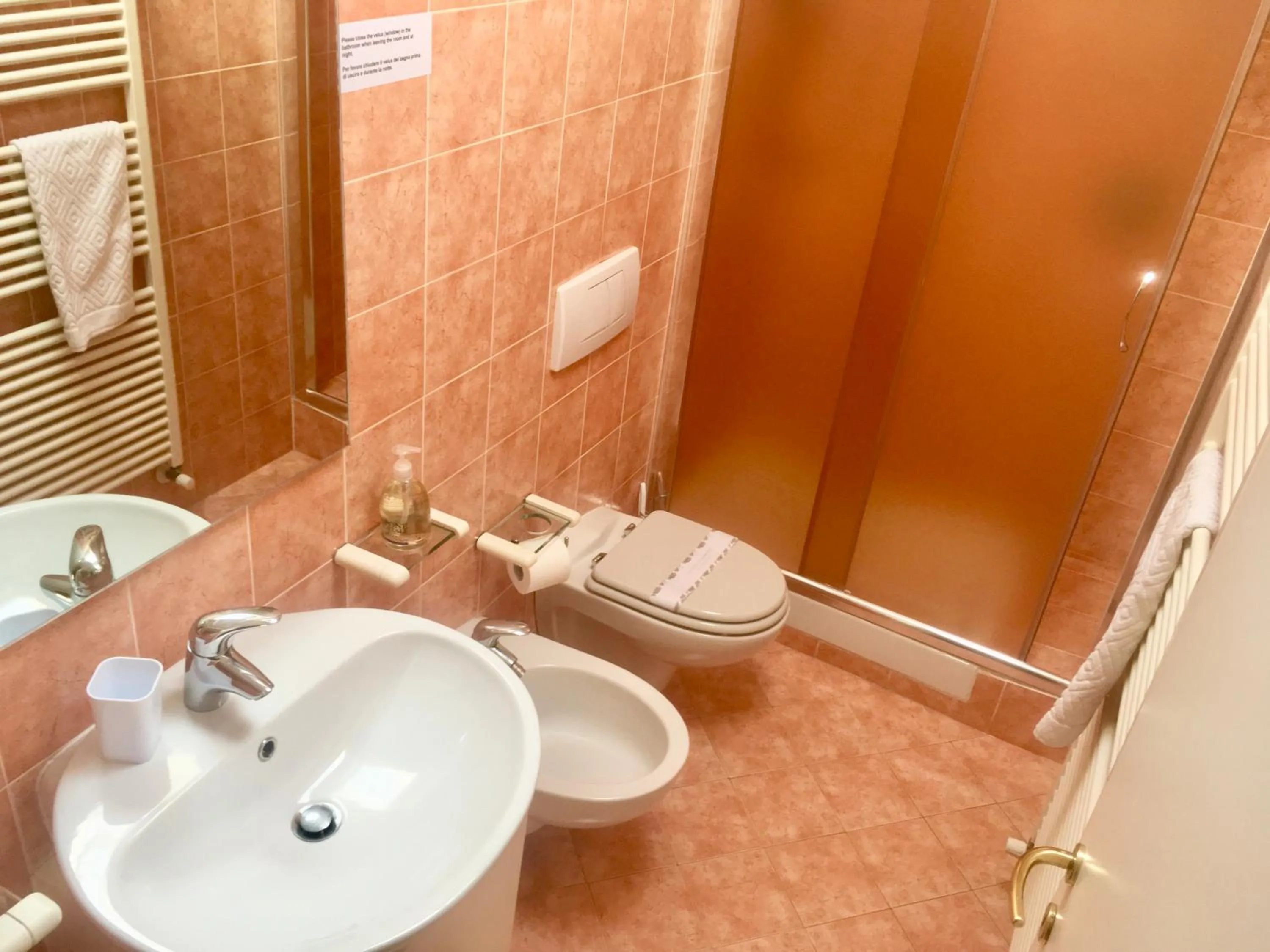 Bathroom in B&B Griffoni 7