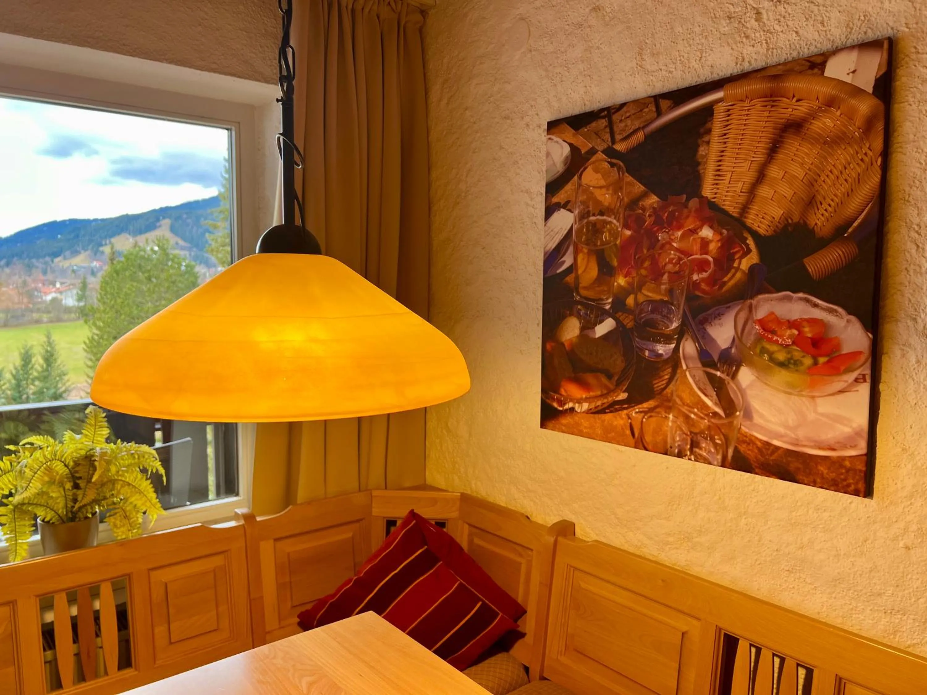 Dining area in Bavarian Holiday Hideaway