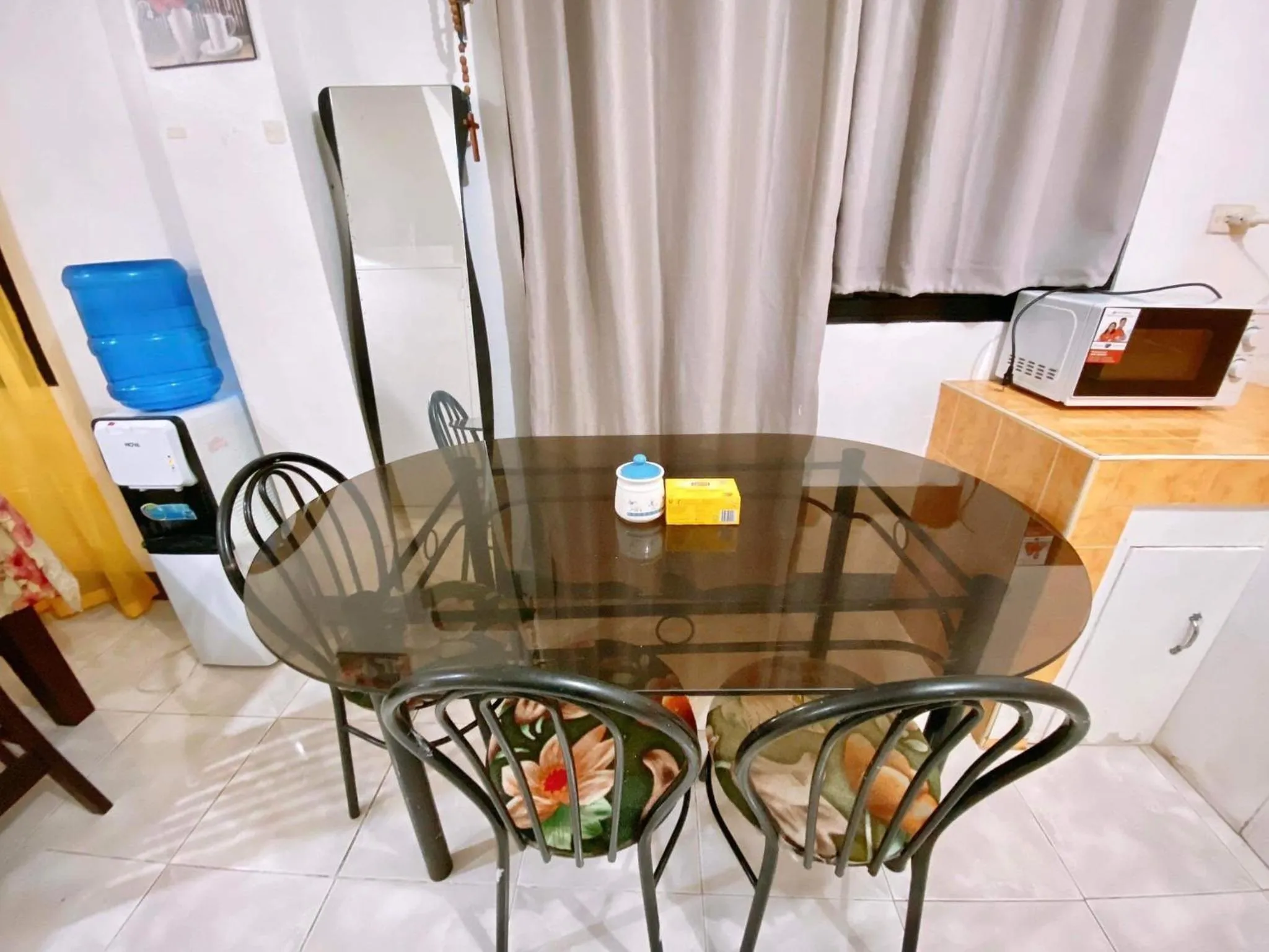 Dining area in Luna Oslob Travellers Inn