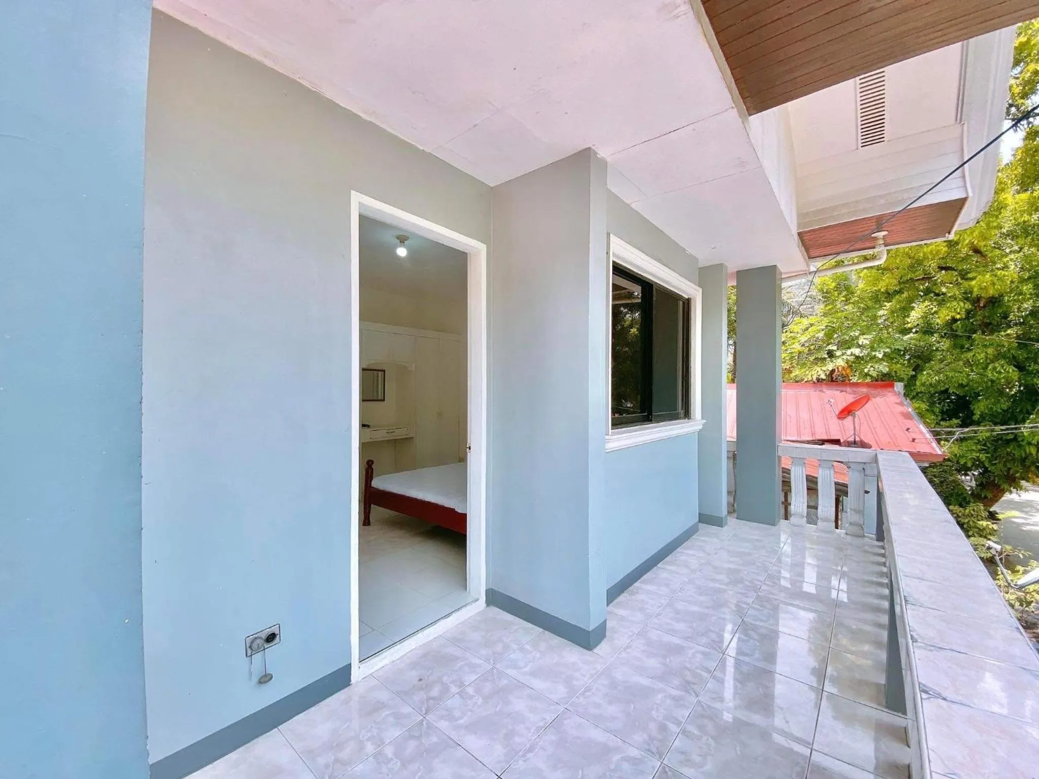 Day in Luna Oslob Travellers Inn