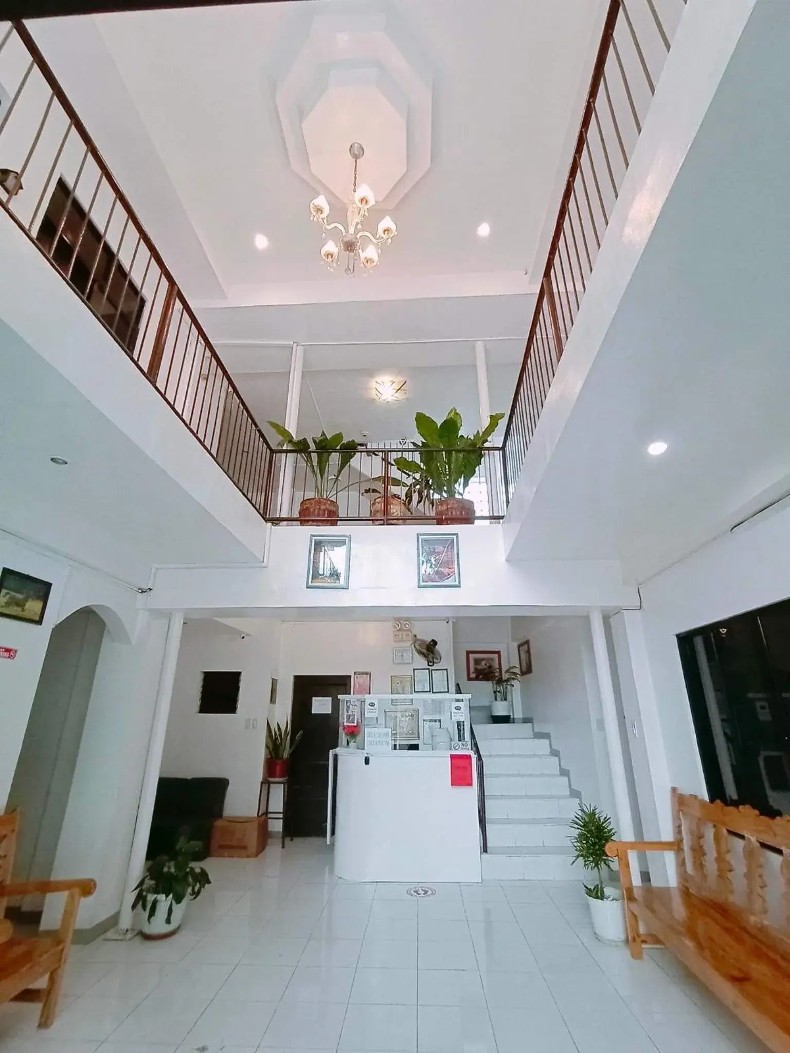 Triple Room with Private Bathroom in Luna Oslob Travellers Inn Triple Room with Private Bathroom in Luna Oslob Travellers Inn