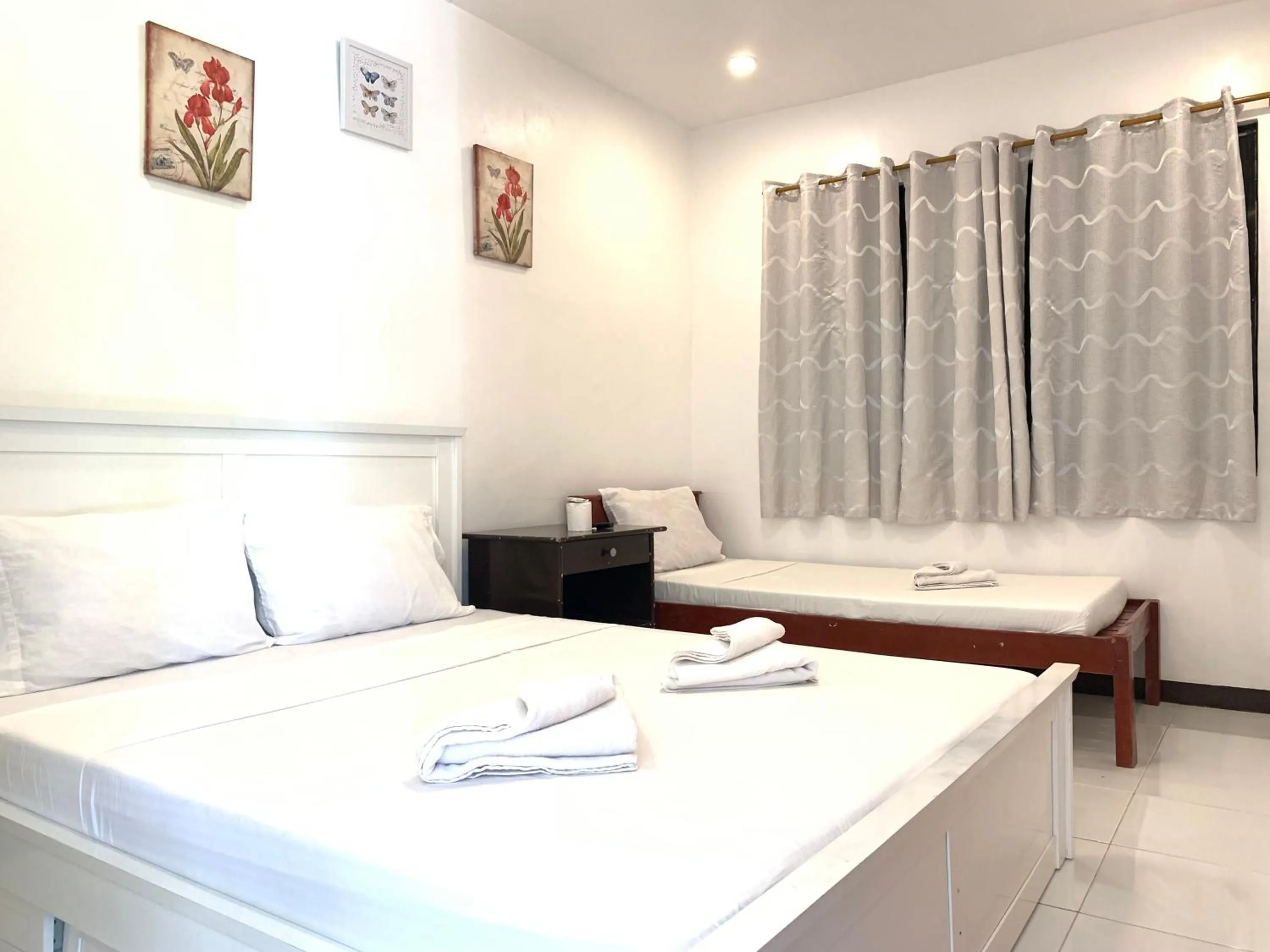 Bed in Luna Oslob Travellers Inn