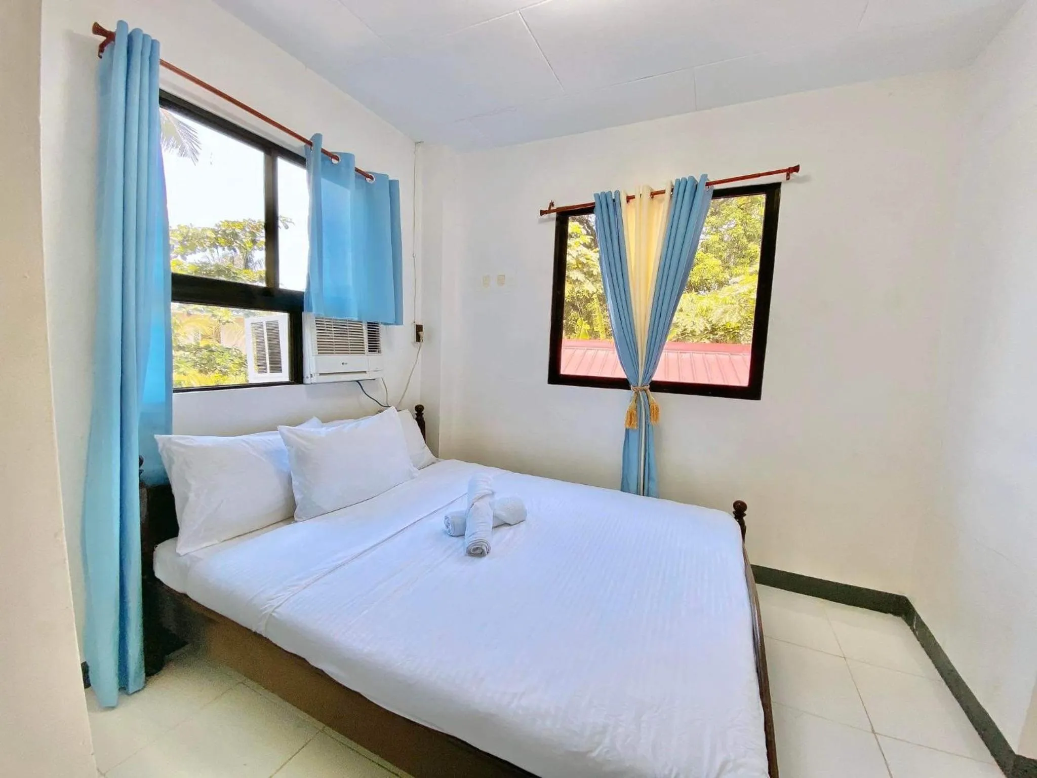 Bed in Luna Oslob Travellers Inn