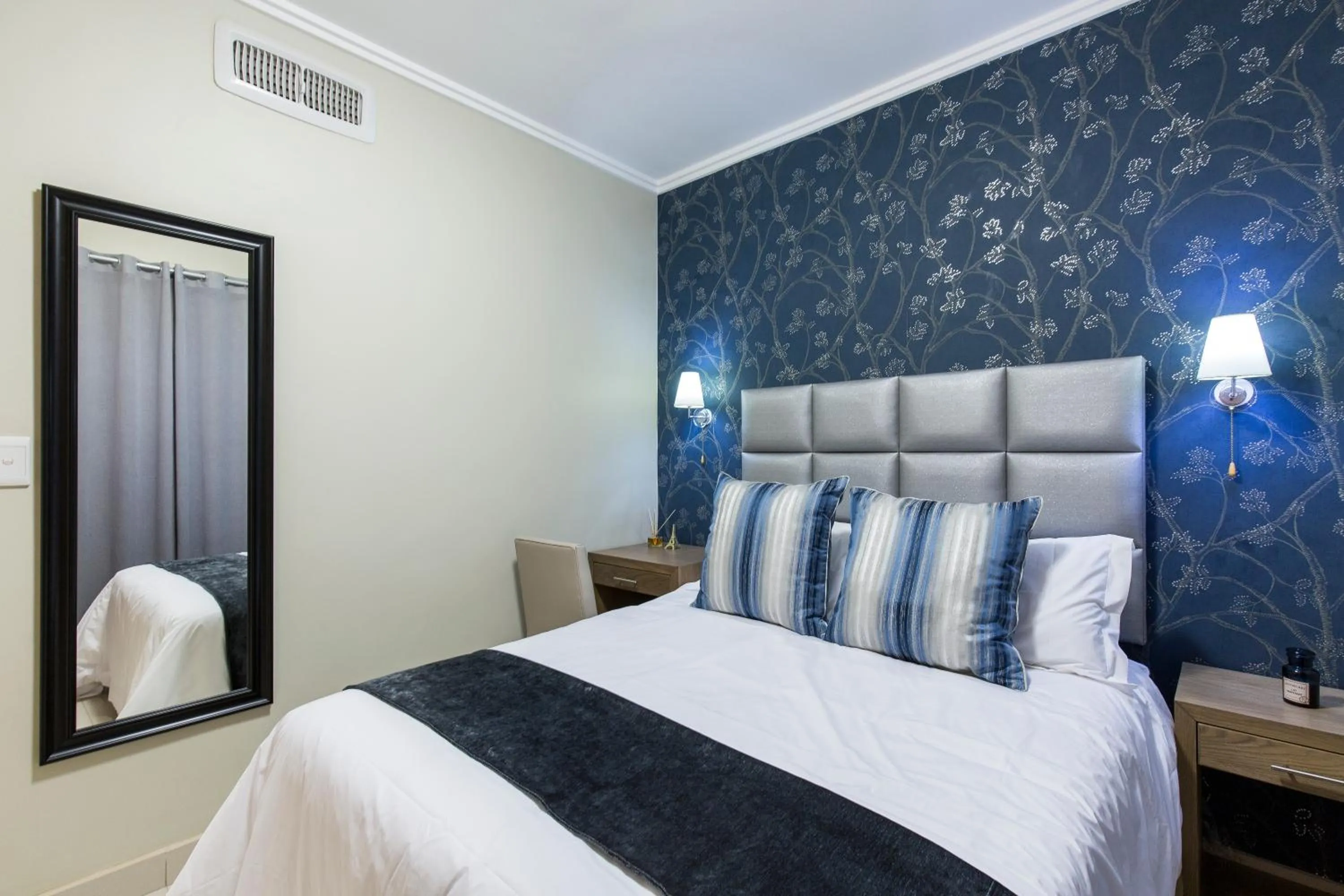 Bed in Savannah Park Luxury Apartments