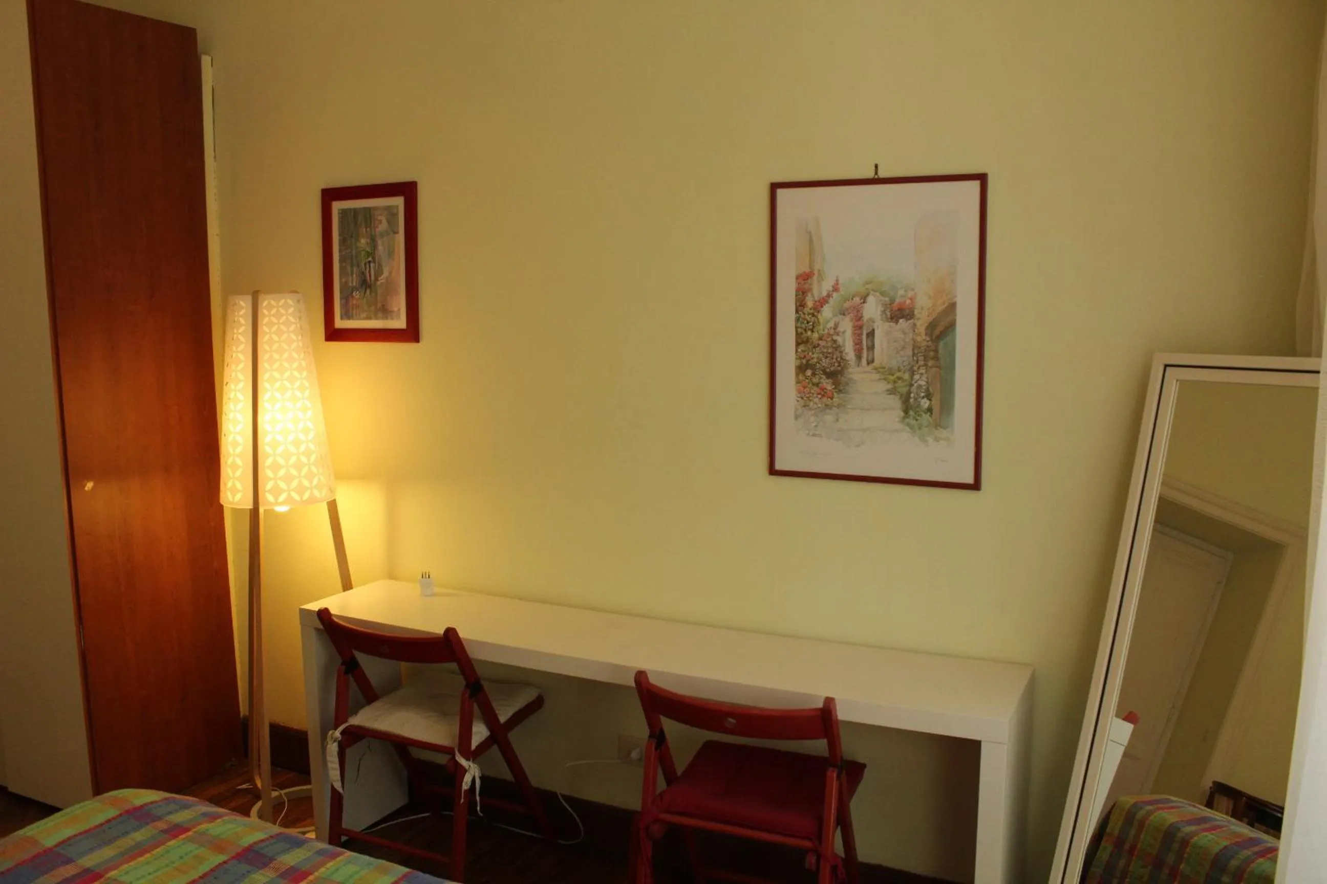 Seating area, Bed in Agnes Roma