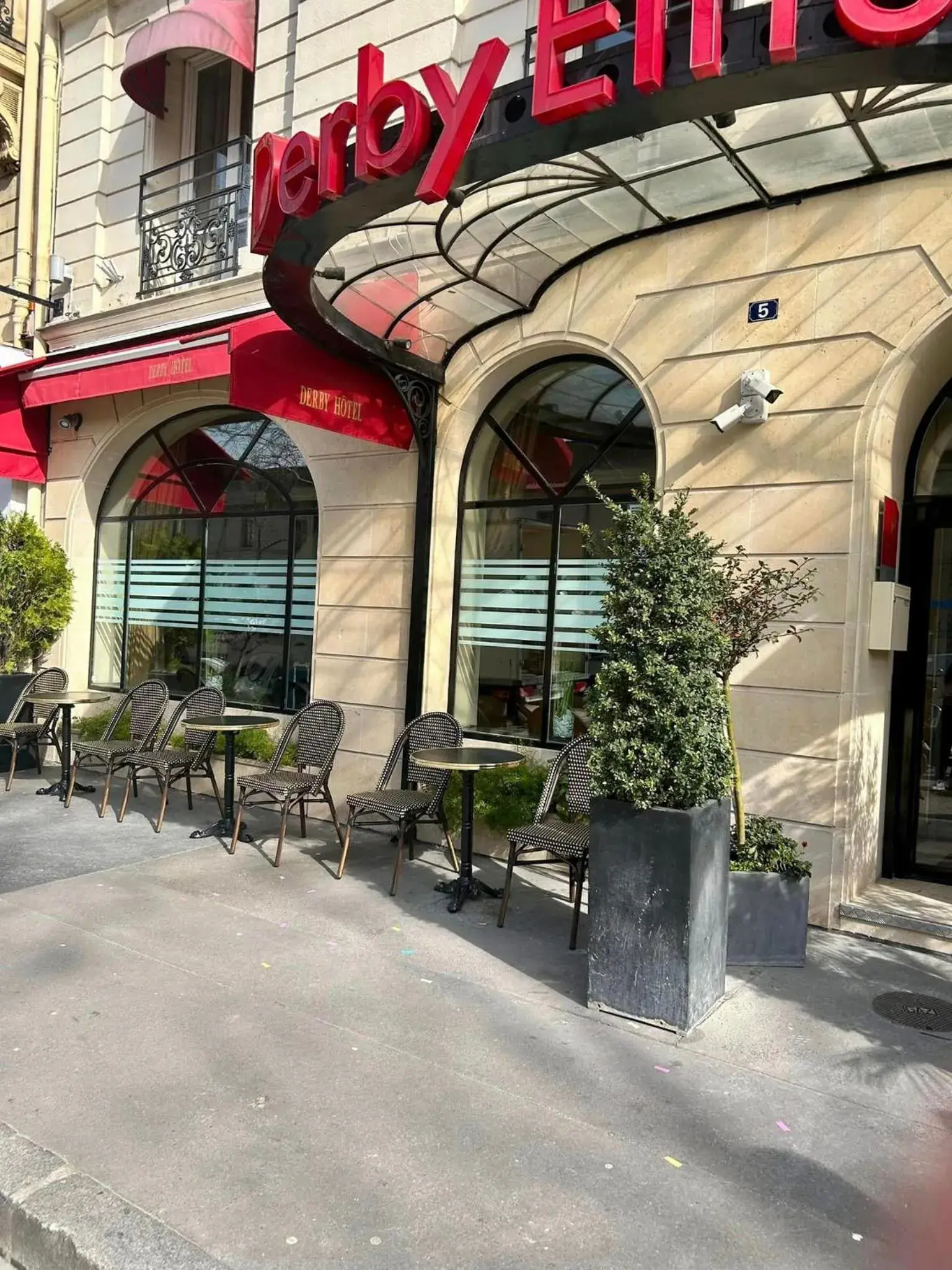 Property building in Hôtel Derby Eiffel Property building in Hôtel Derby Eiffel