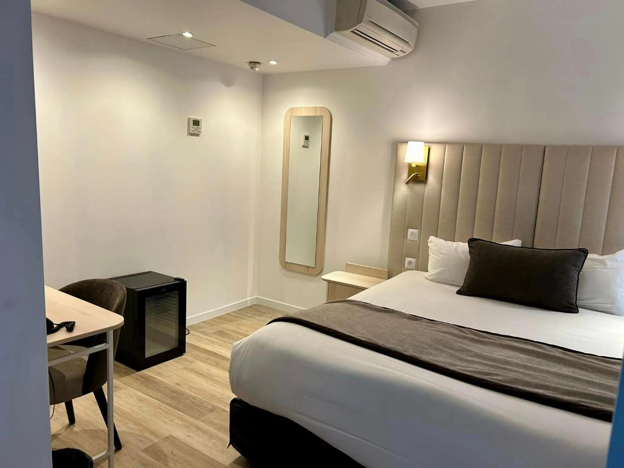 Bed in Hôtel Derby Eiffel