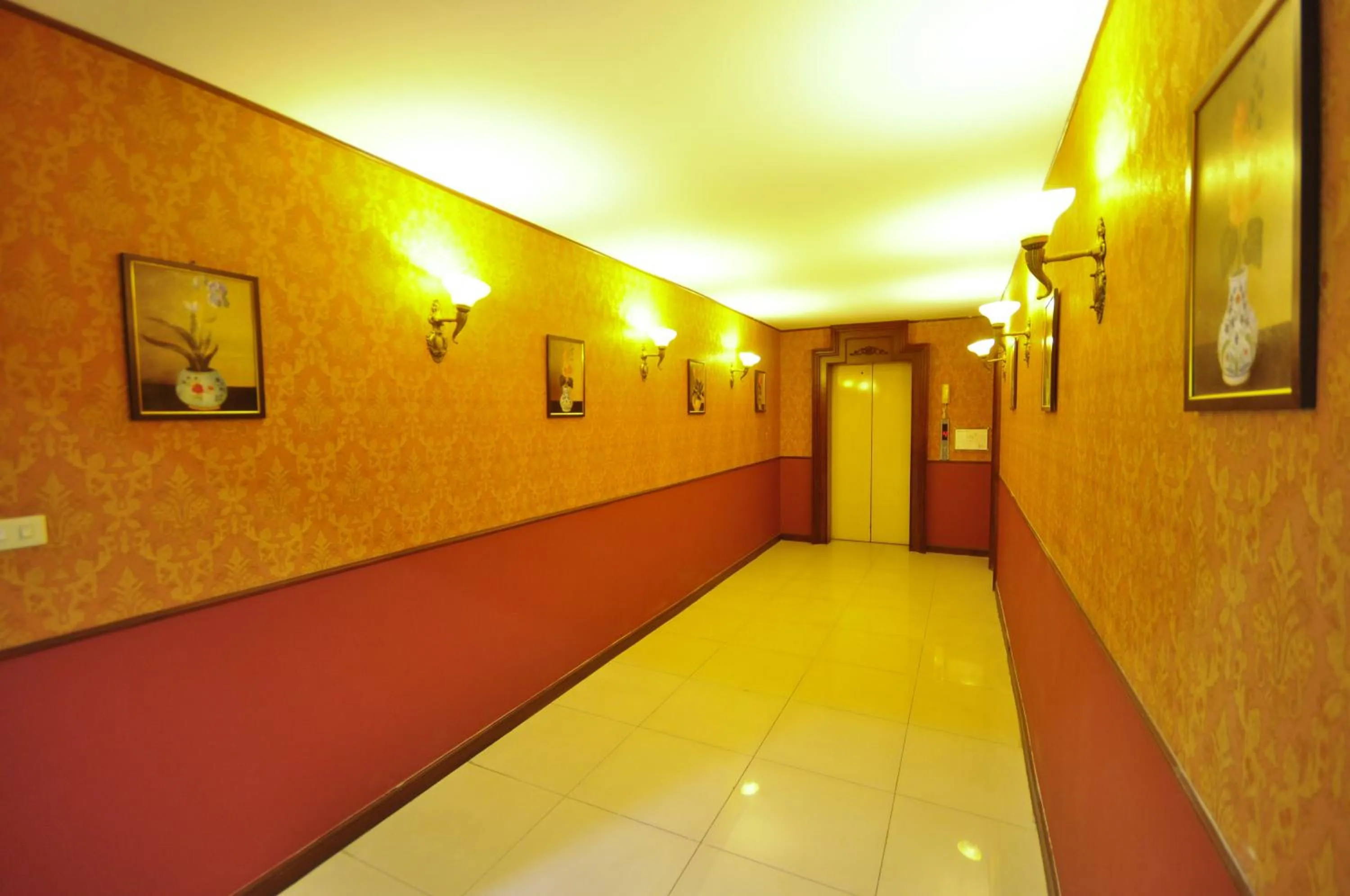 Lobby or reception in Chiangmai S.P. Hotel