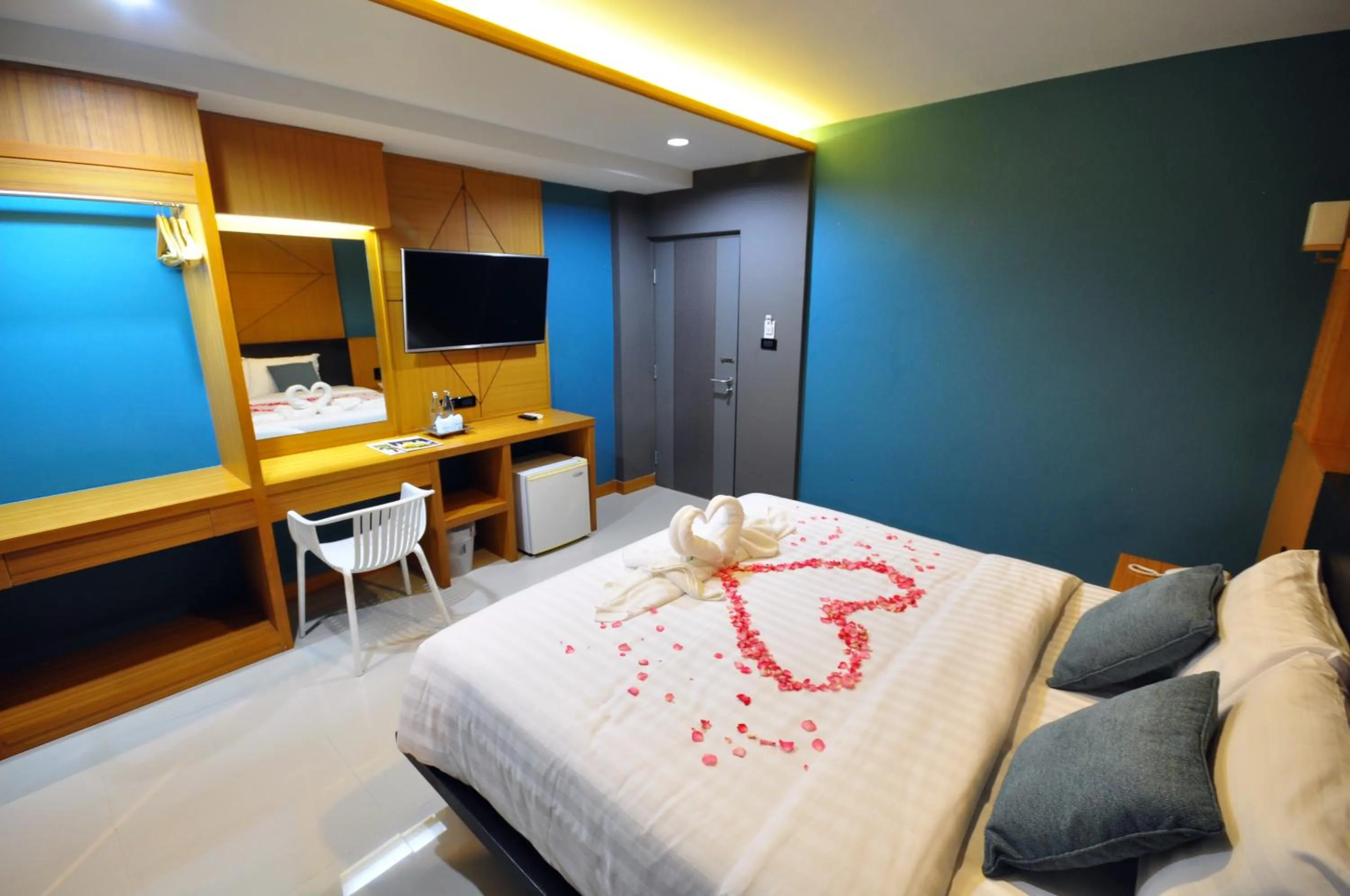 Bed in Chiangmai S.P. Hotel