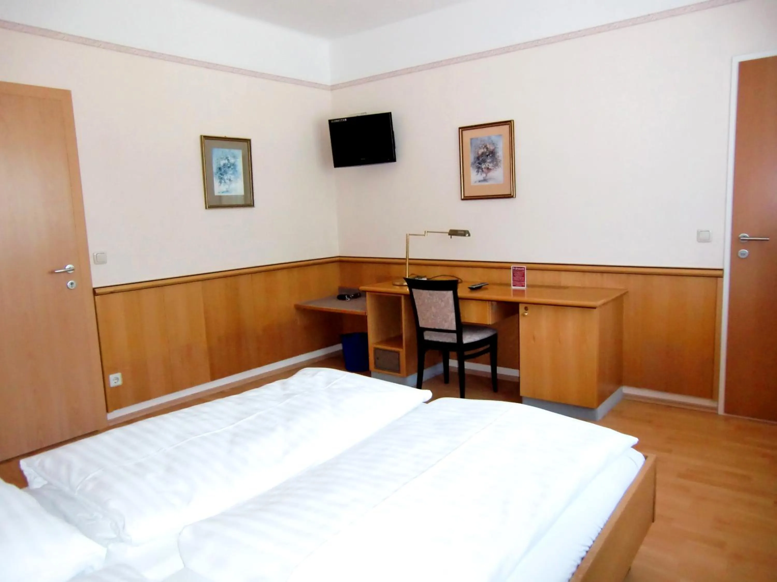 Photo of the whole room, Bed in Wohnen beim Bäcker Weinberger