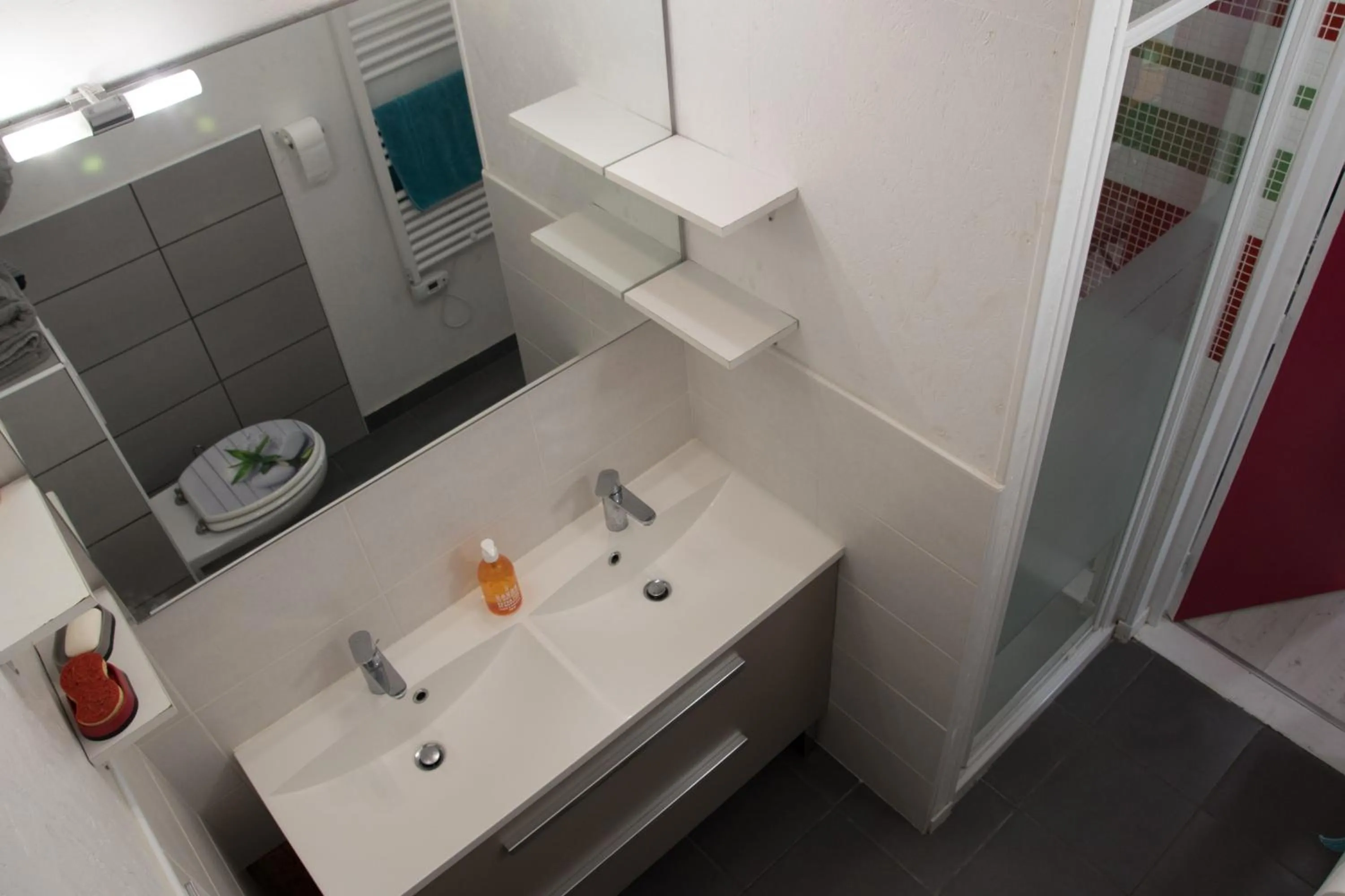 Bathroom in beau t2 tharon