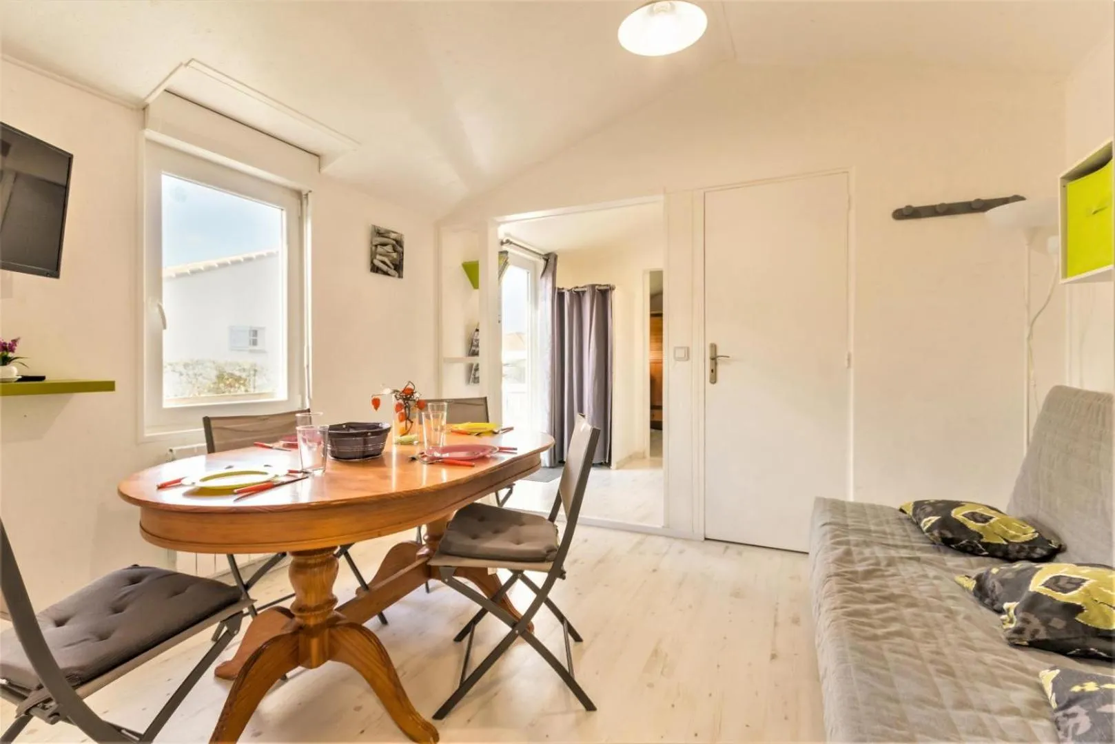 Living room in beau t2 tharon