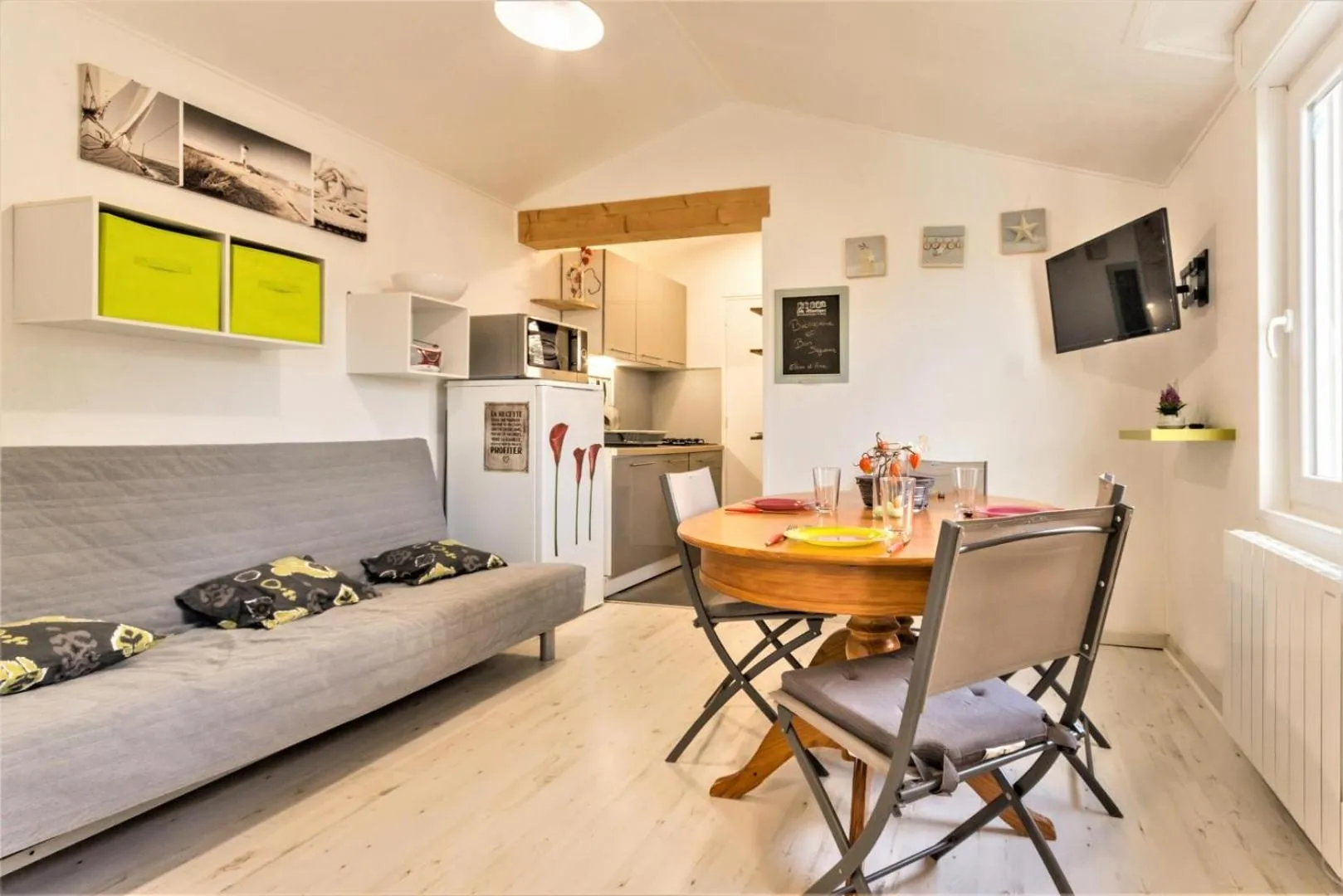 Living room in beau t2 tharon