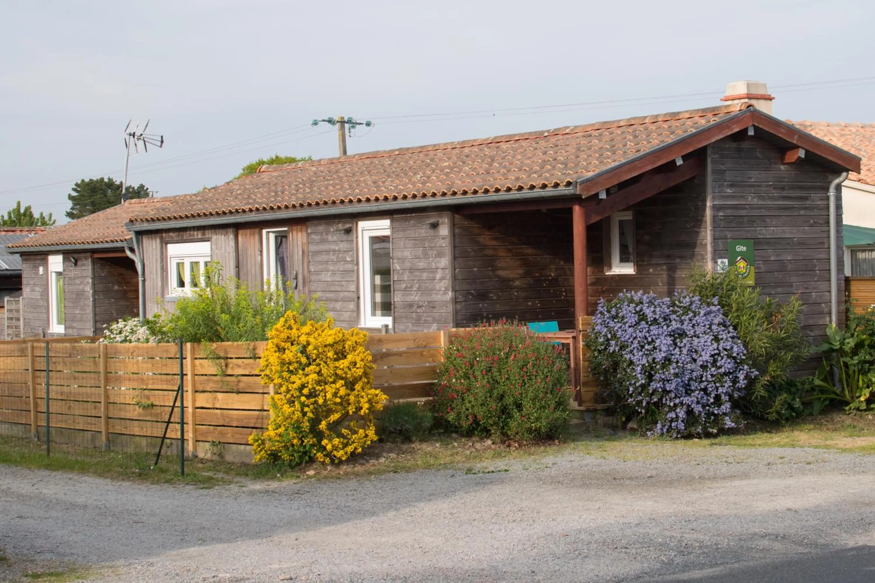 Facade/entrance in beau t2 tharon