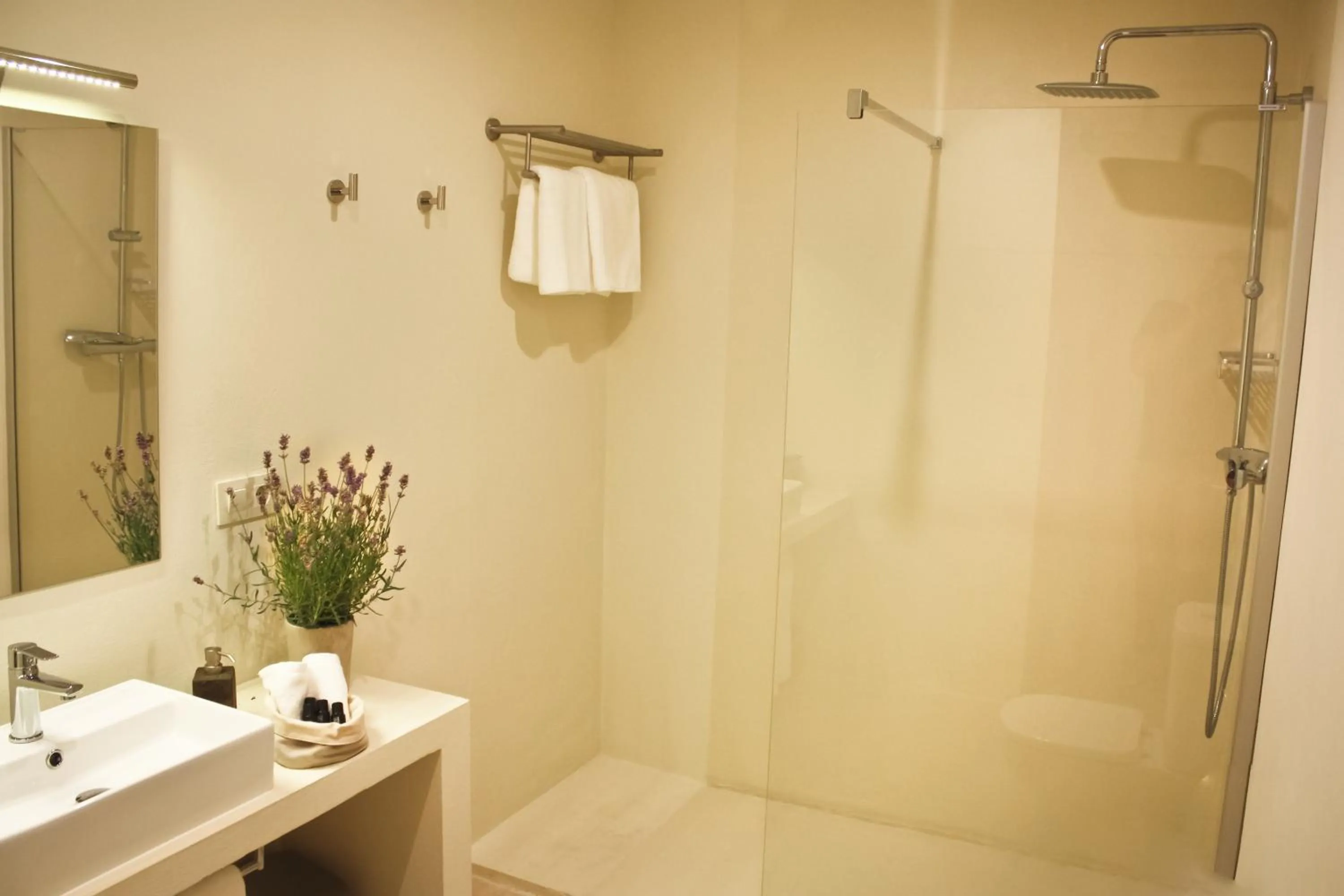 Bathroom in Hotel Casa Calella