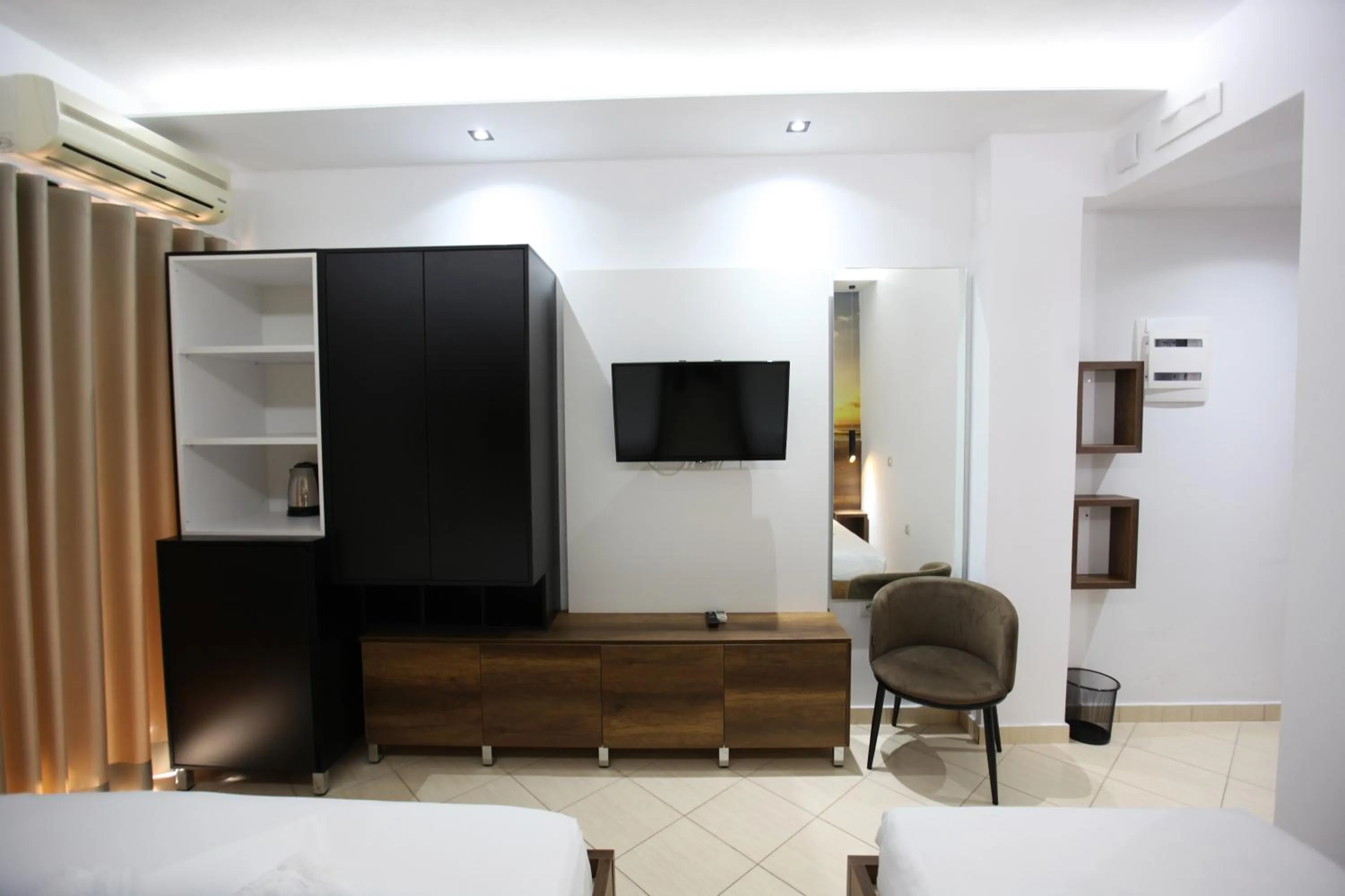 TV and multimedia, Bed in Ksamil Central Park Hotel