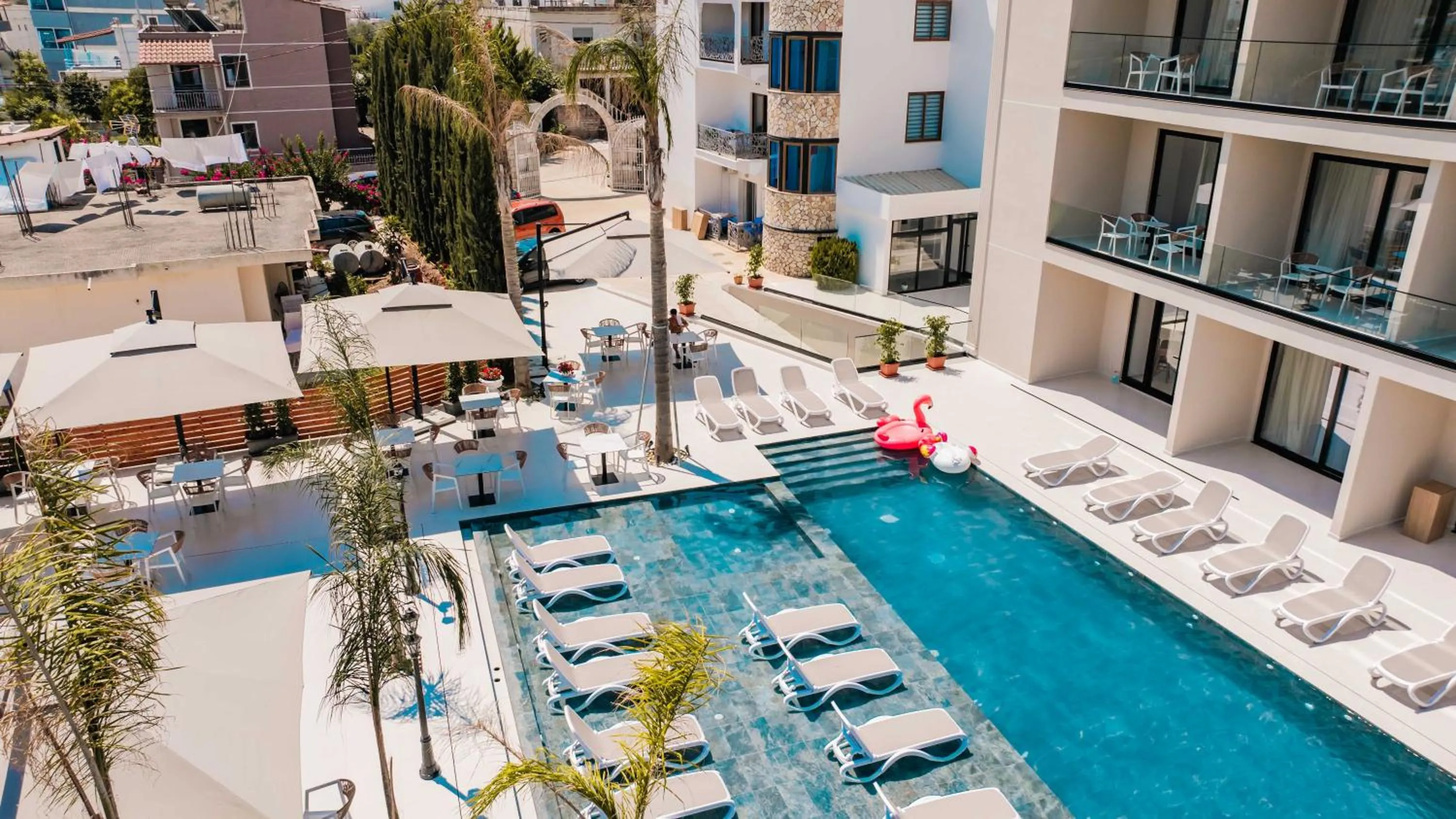 Property building in Ksamil Central Park Hotel