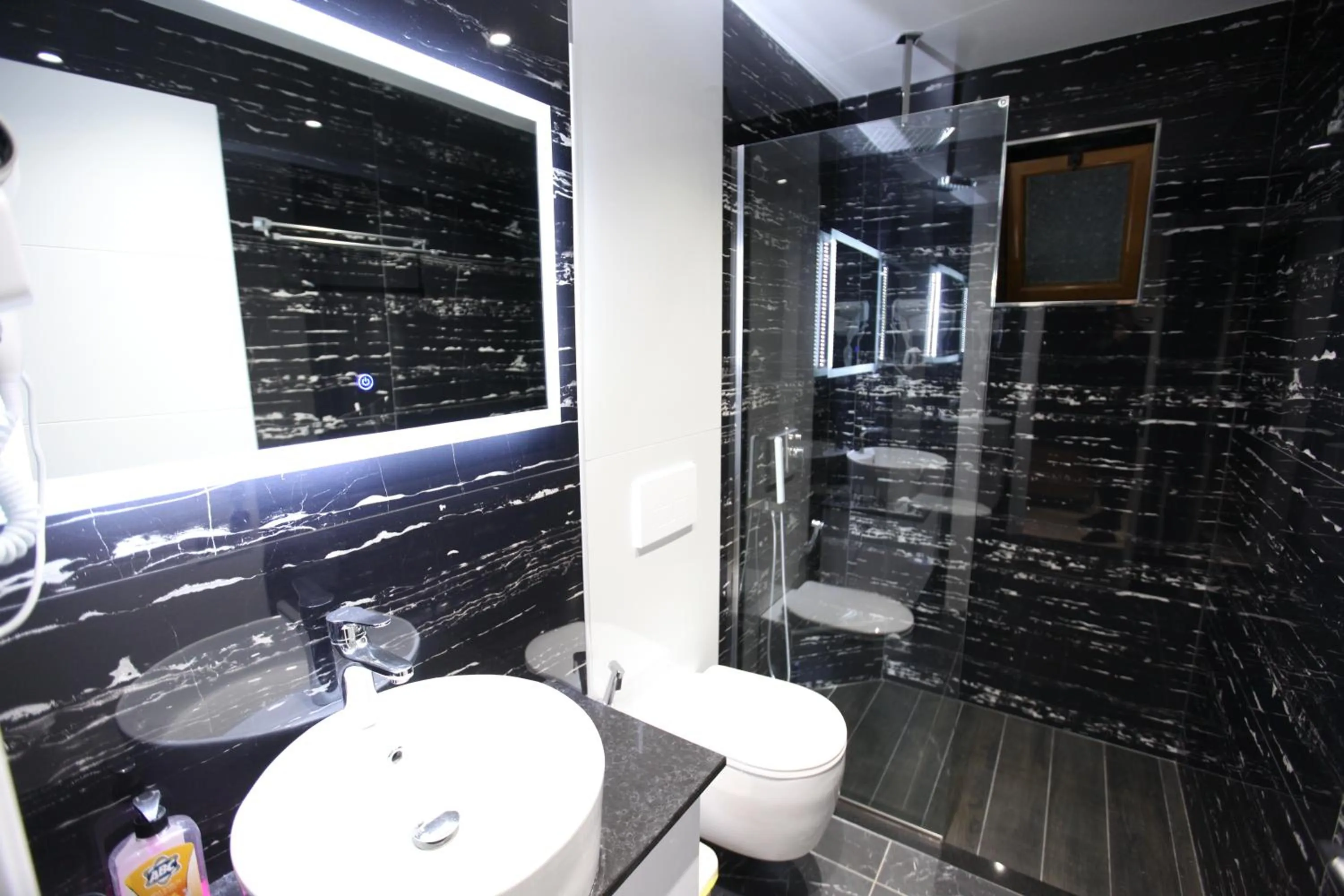 Bathroom in Ksamil Central Park Hotel